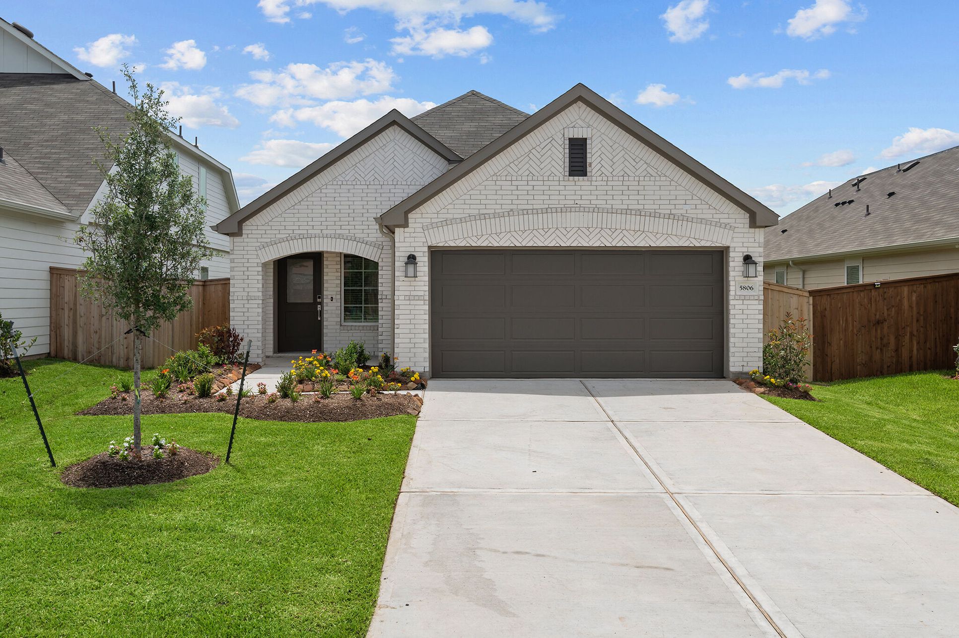 Front Exterior:Front Exterior