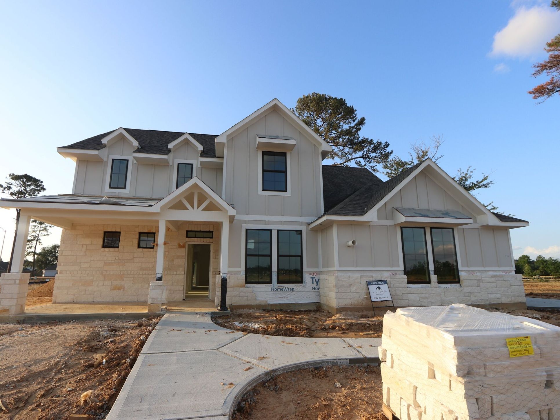 Front Exterior:Front Exterior