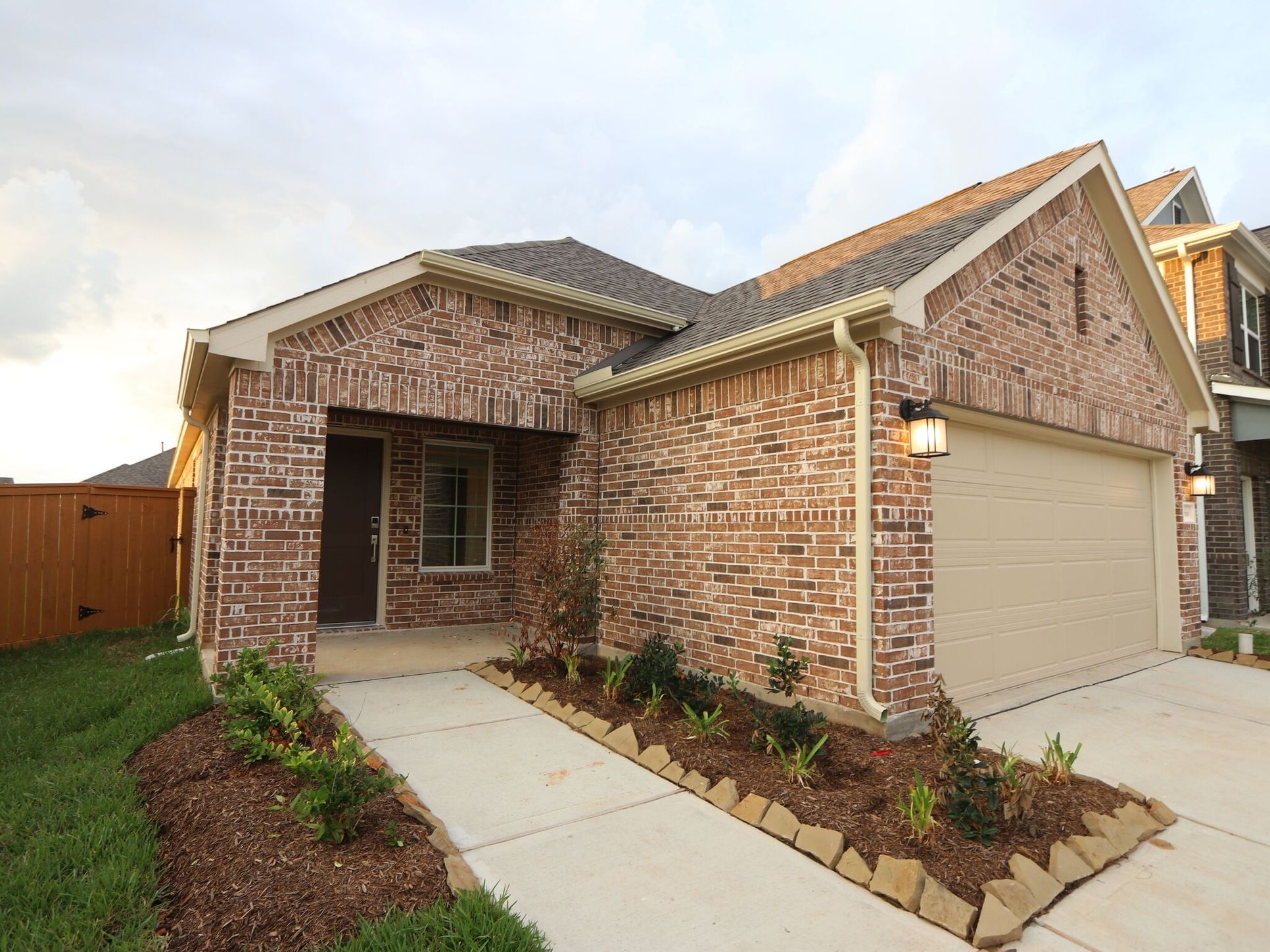 Side Exterior:Side Exterior