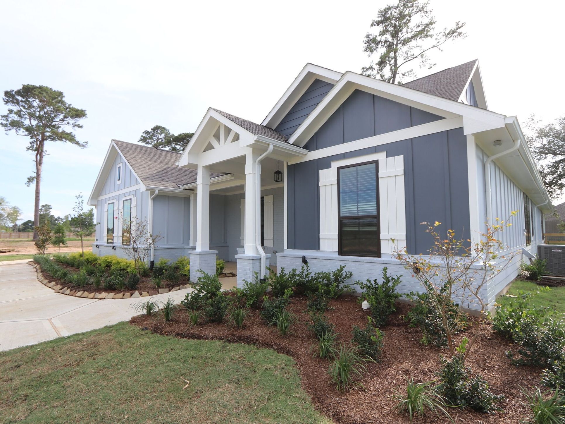 Front Exterior:Front Exterior