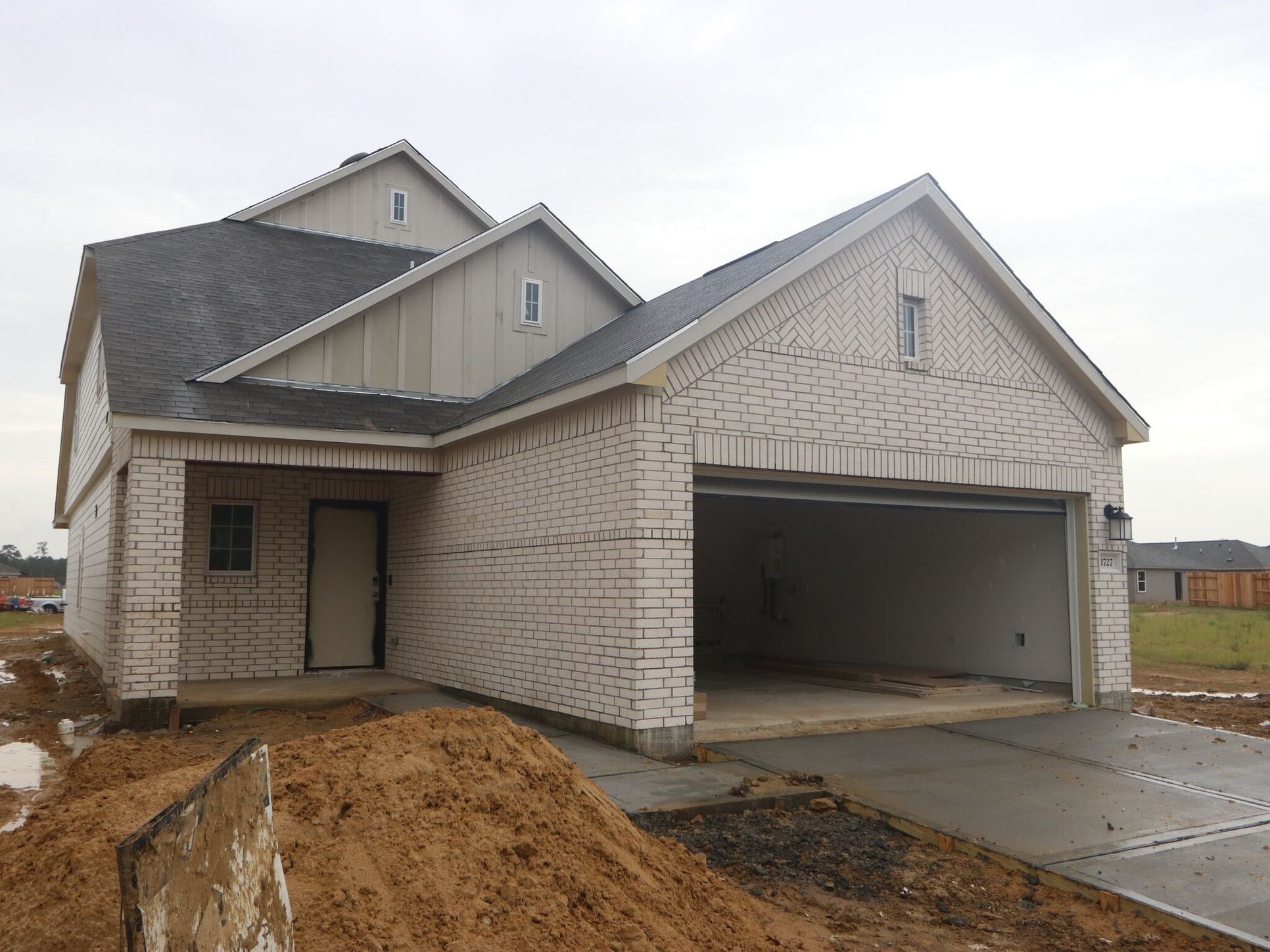 Side Exterior:Side Exterior