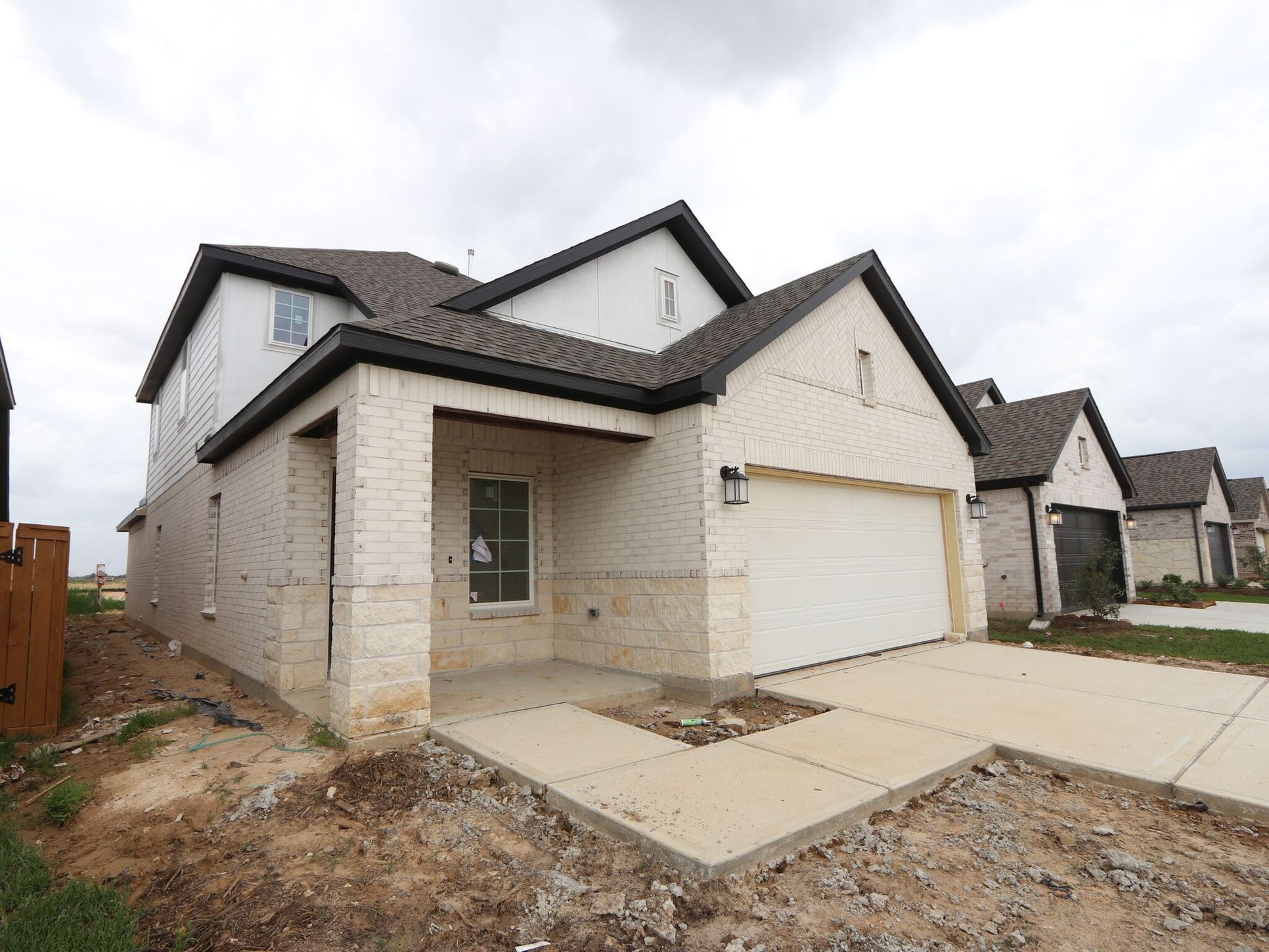 Side Exterior:Side Exterior