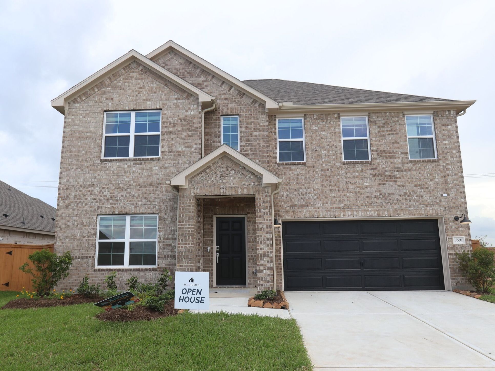 Front Exterior:Front Exterior