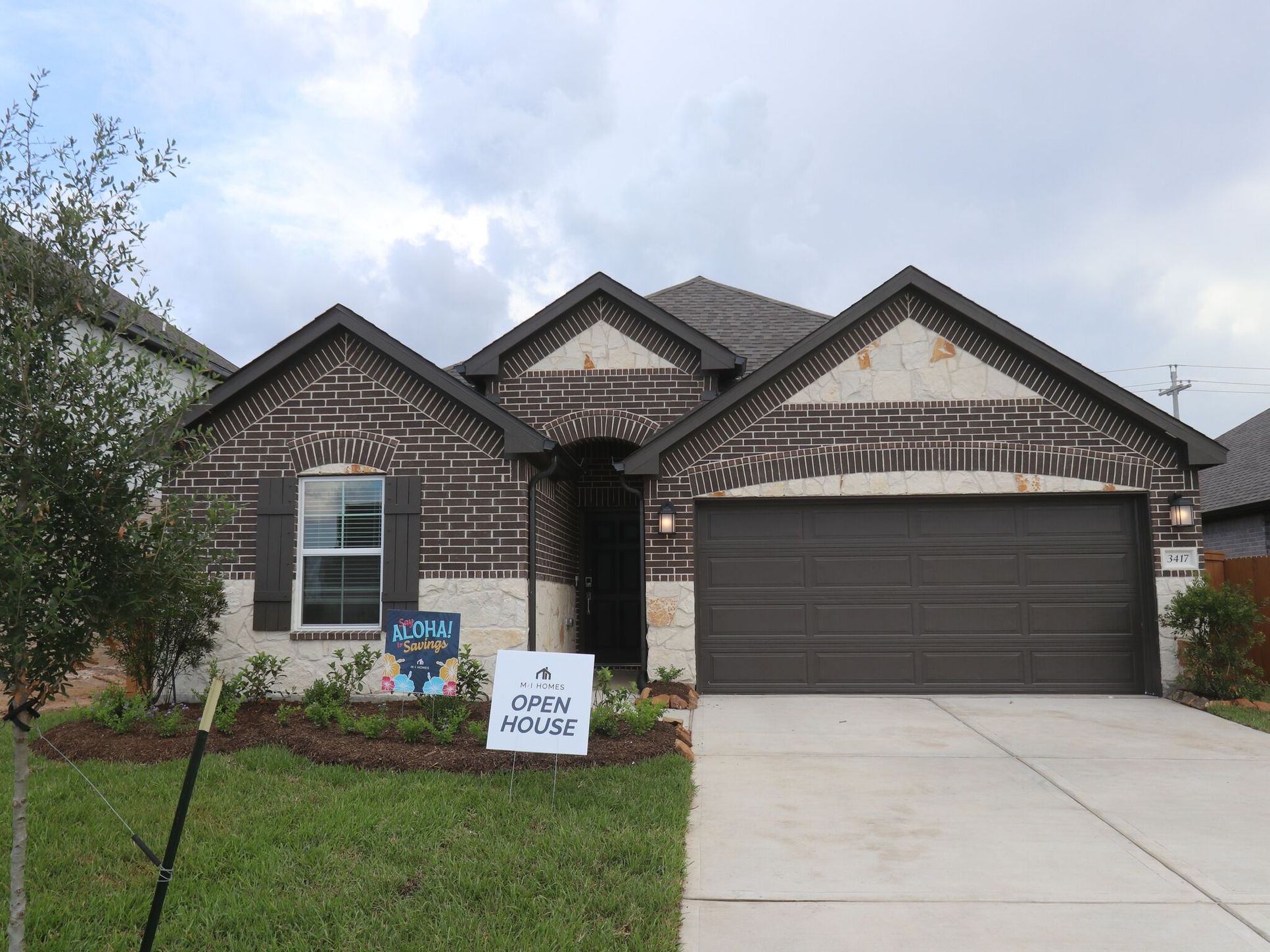 Front Exterior:Front Exterior