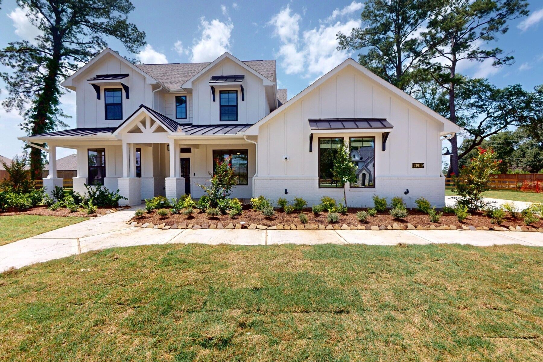 Front Exterior:Front Exterior
