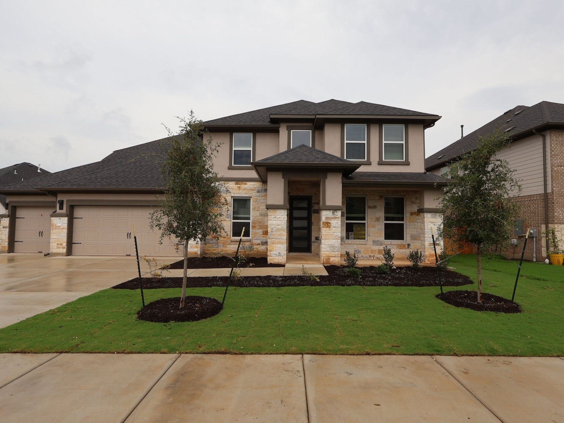Front Exterior:Front Exterior