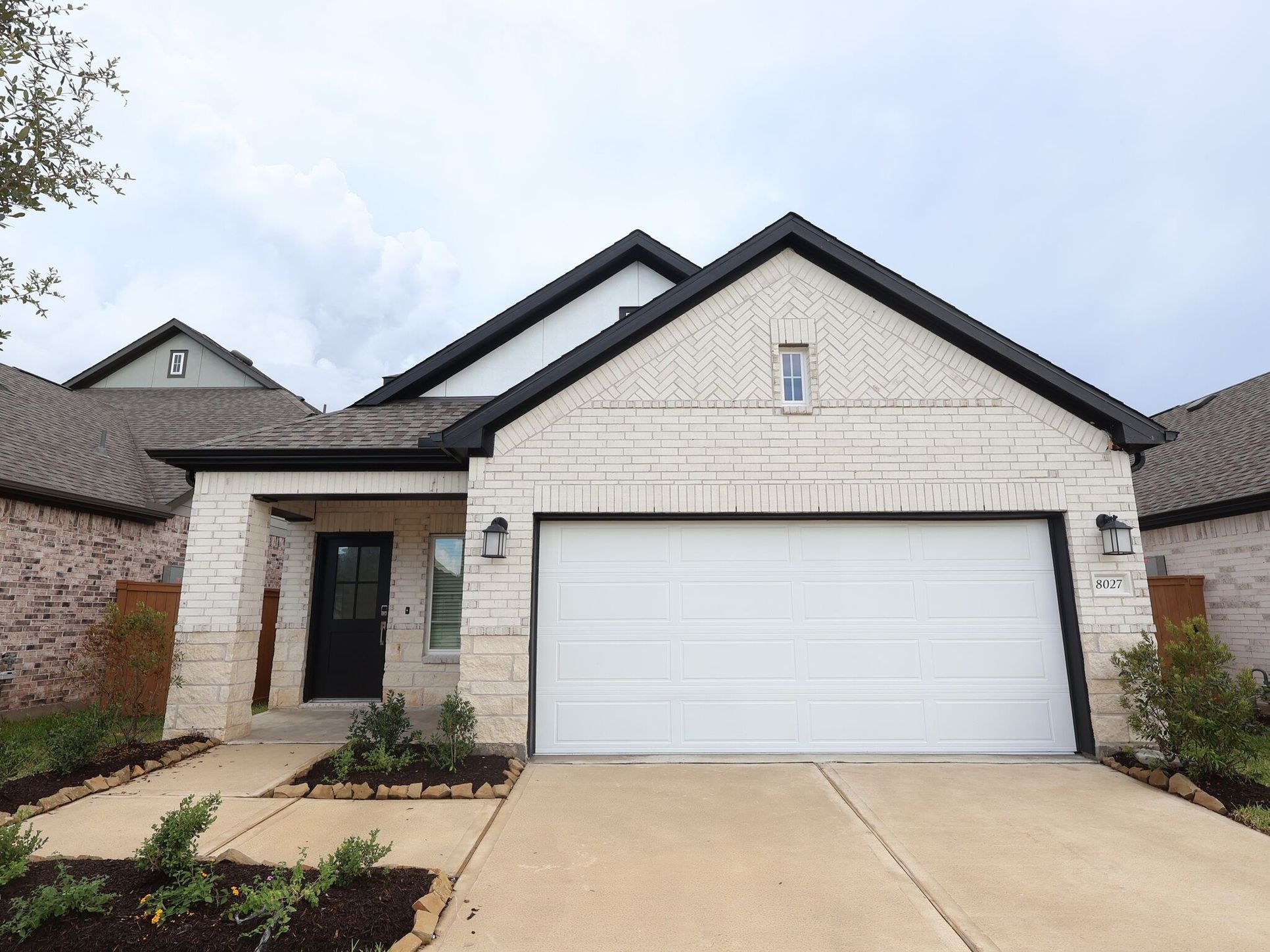 Front Exterior:Front Exterior