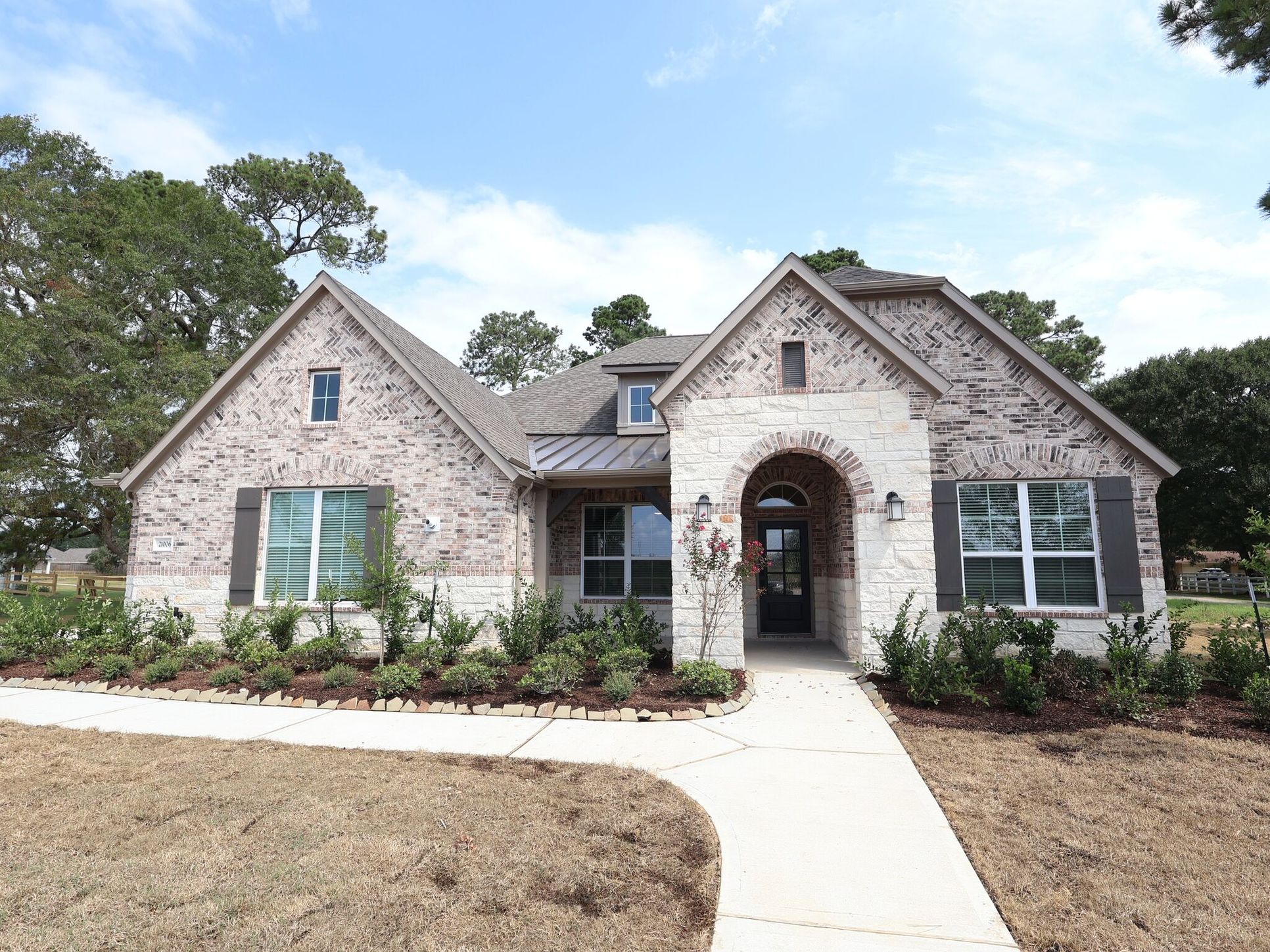 Front Exterior:Front Exterior