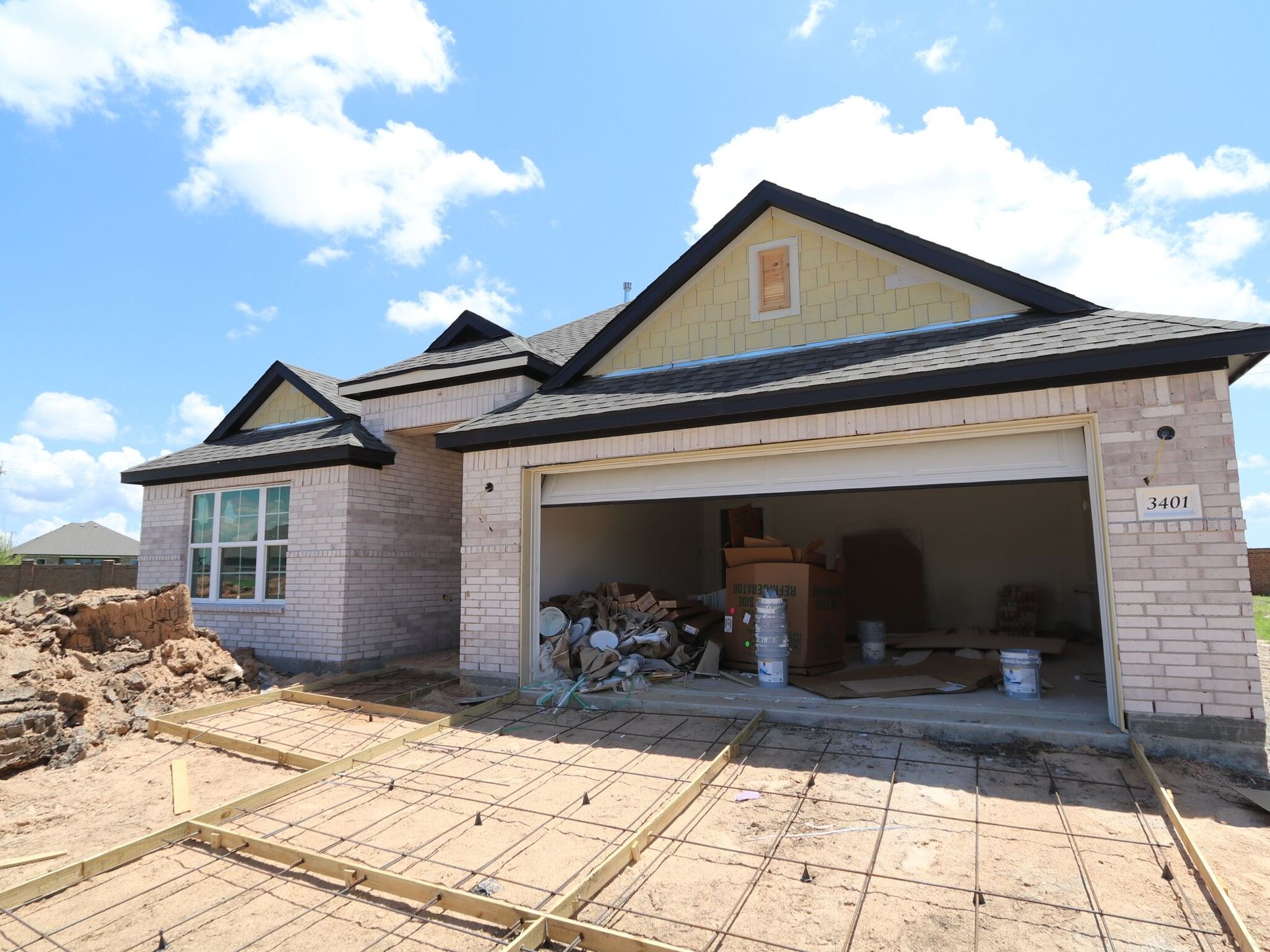 Front Exterior:Front Exterior