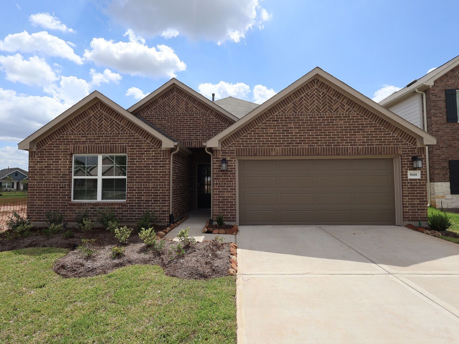 Front Exterior:Front Exterior