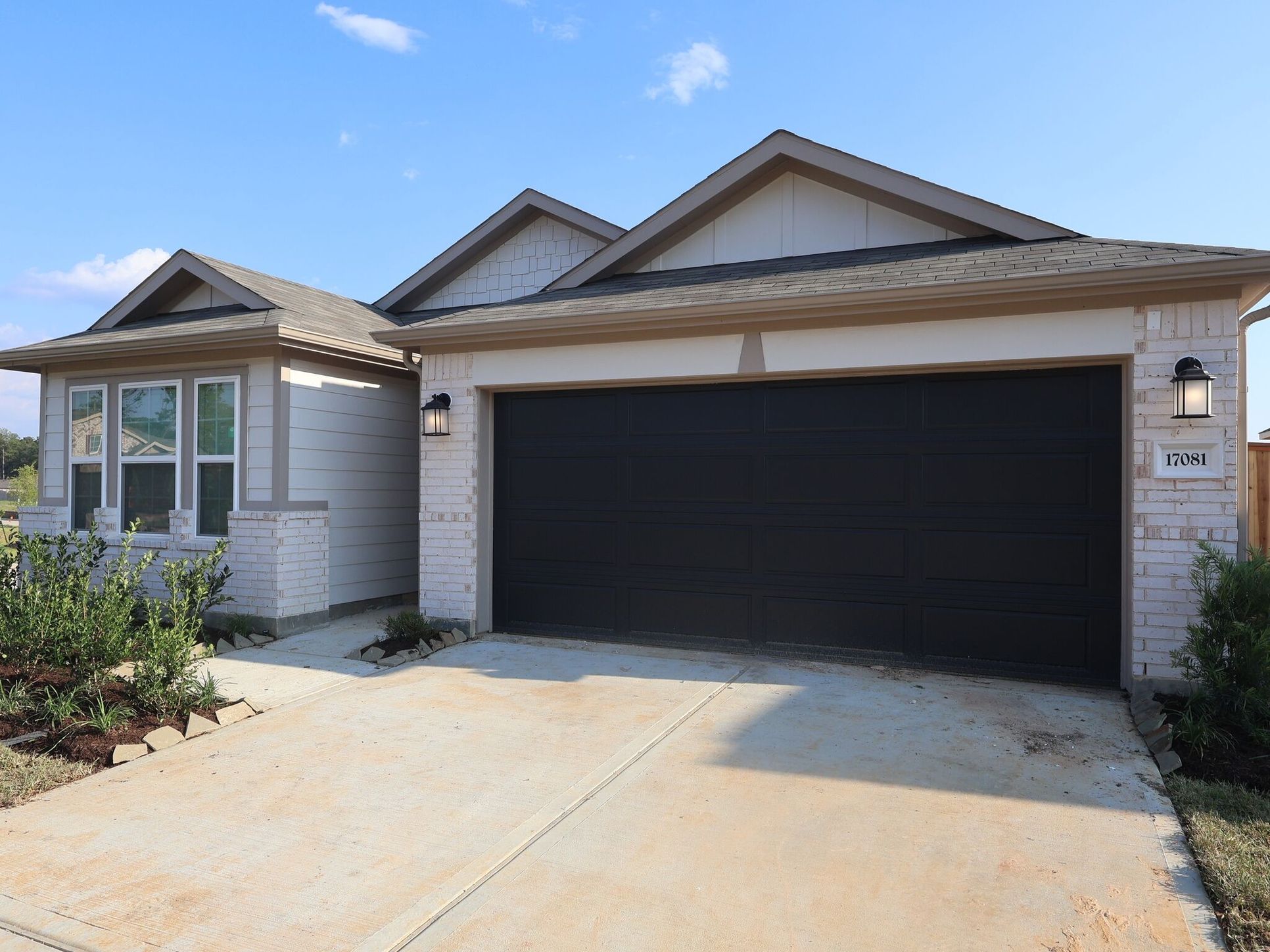 Front Exterior:Front Exterior