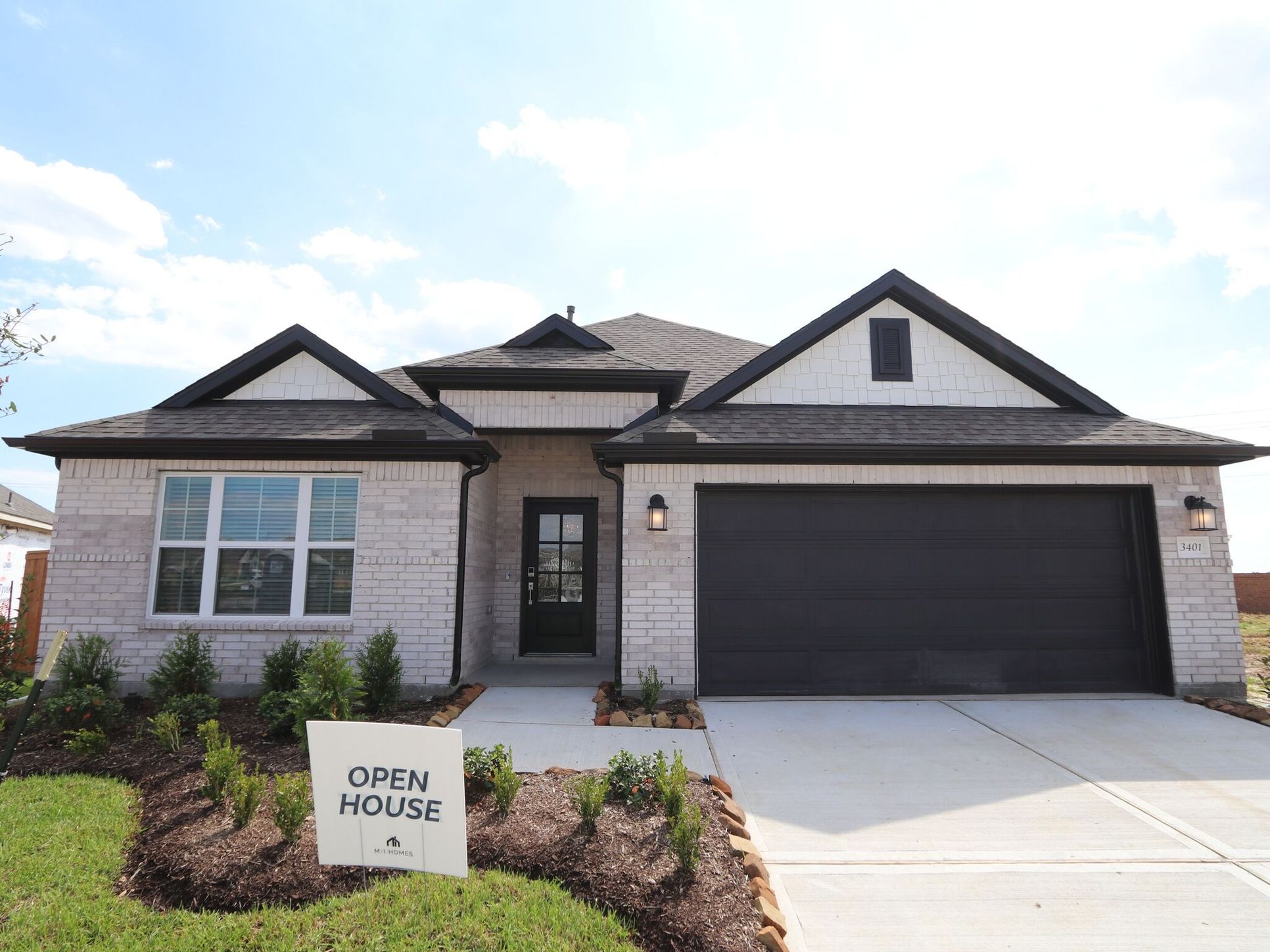 Front Exterior:Front Exterior