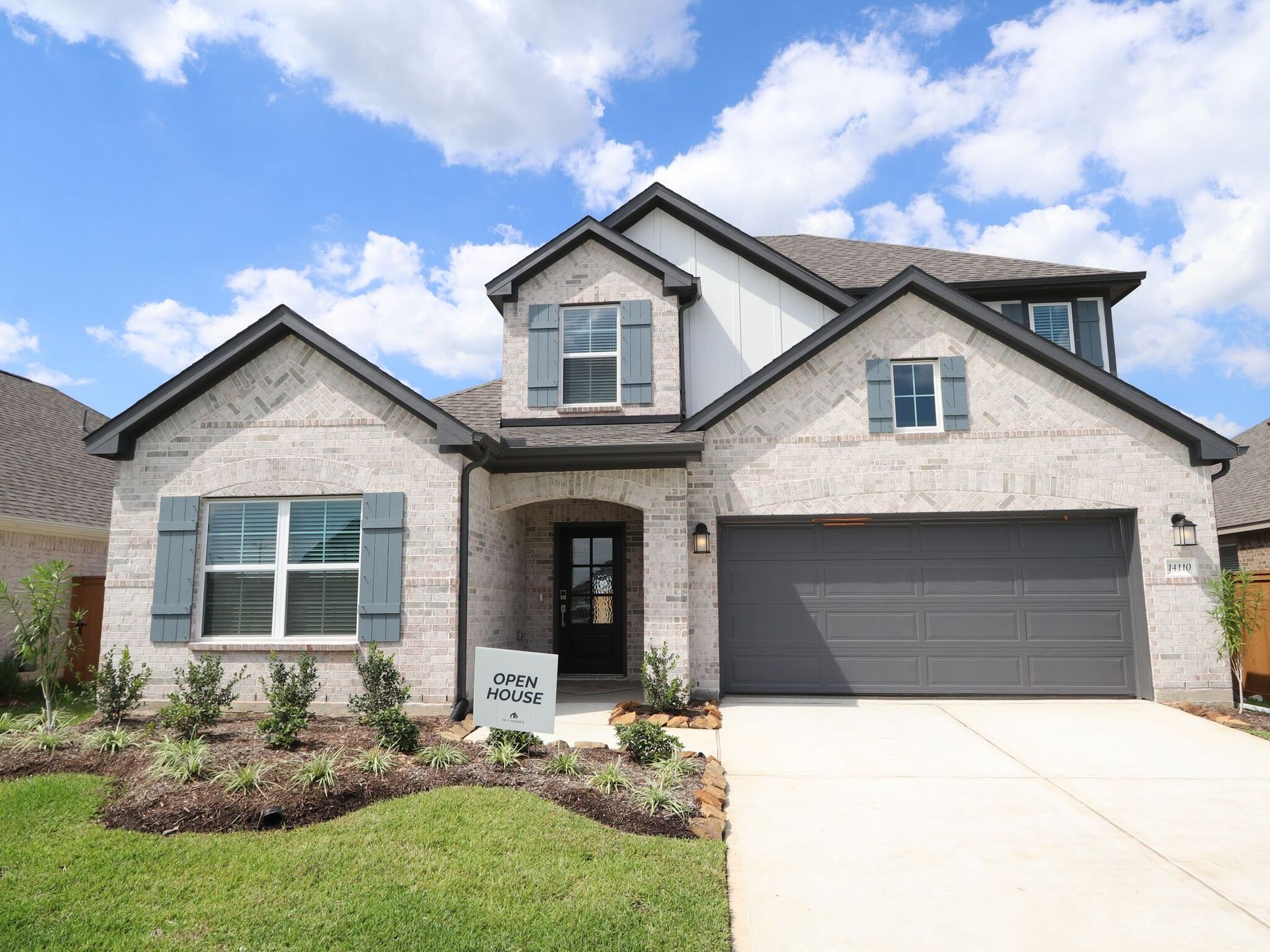 Front Exterior:Front Exterior