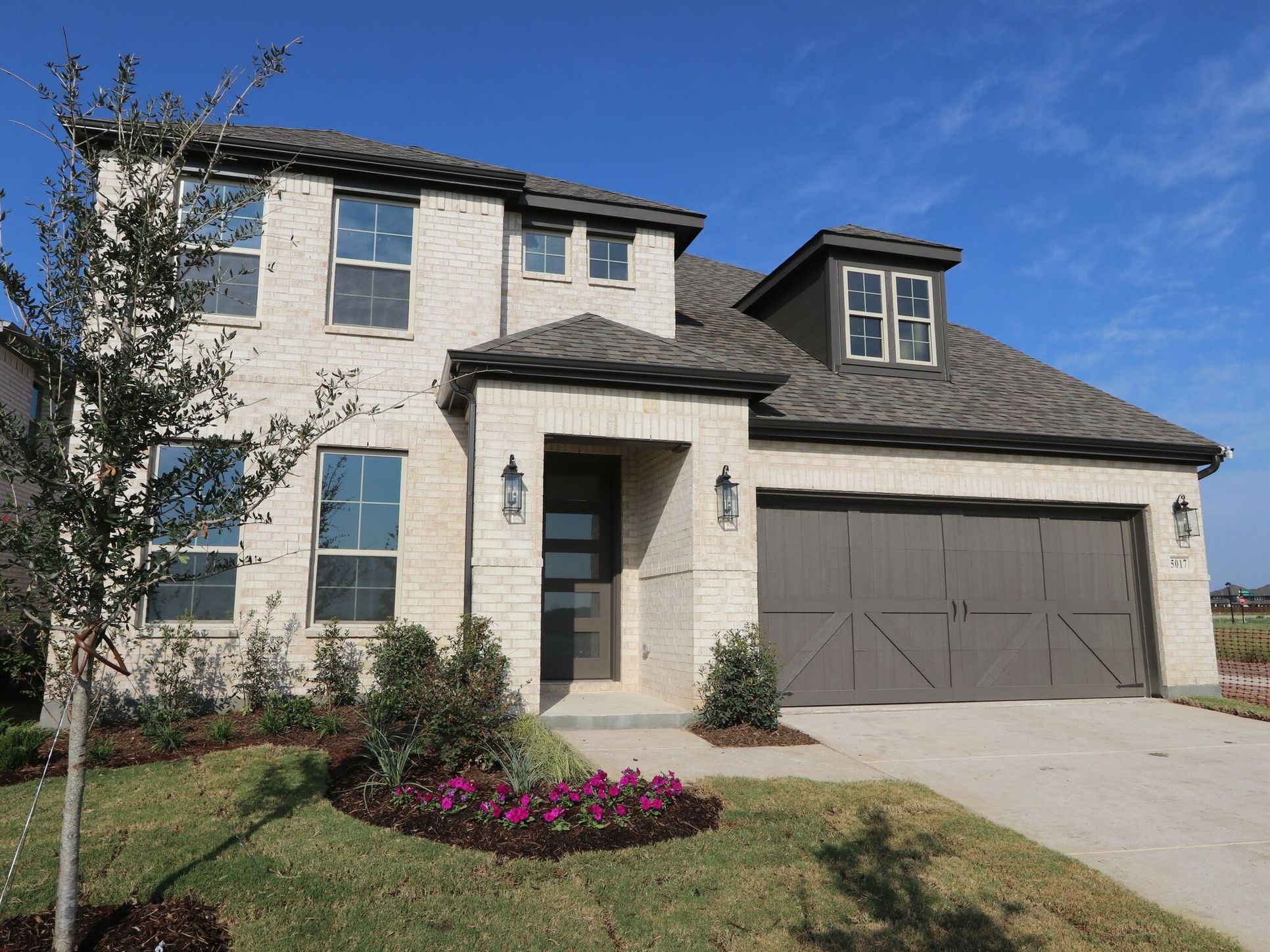 Front Exterior:Front Exterior