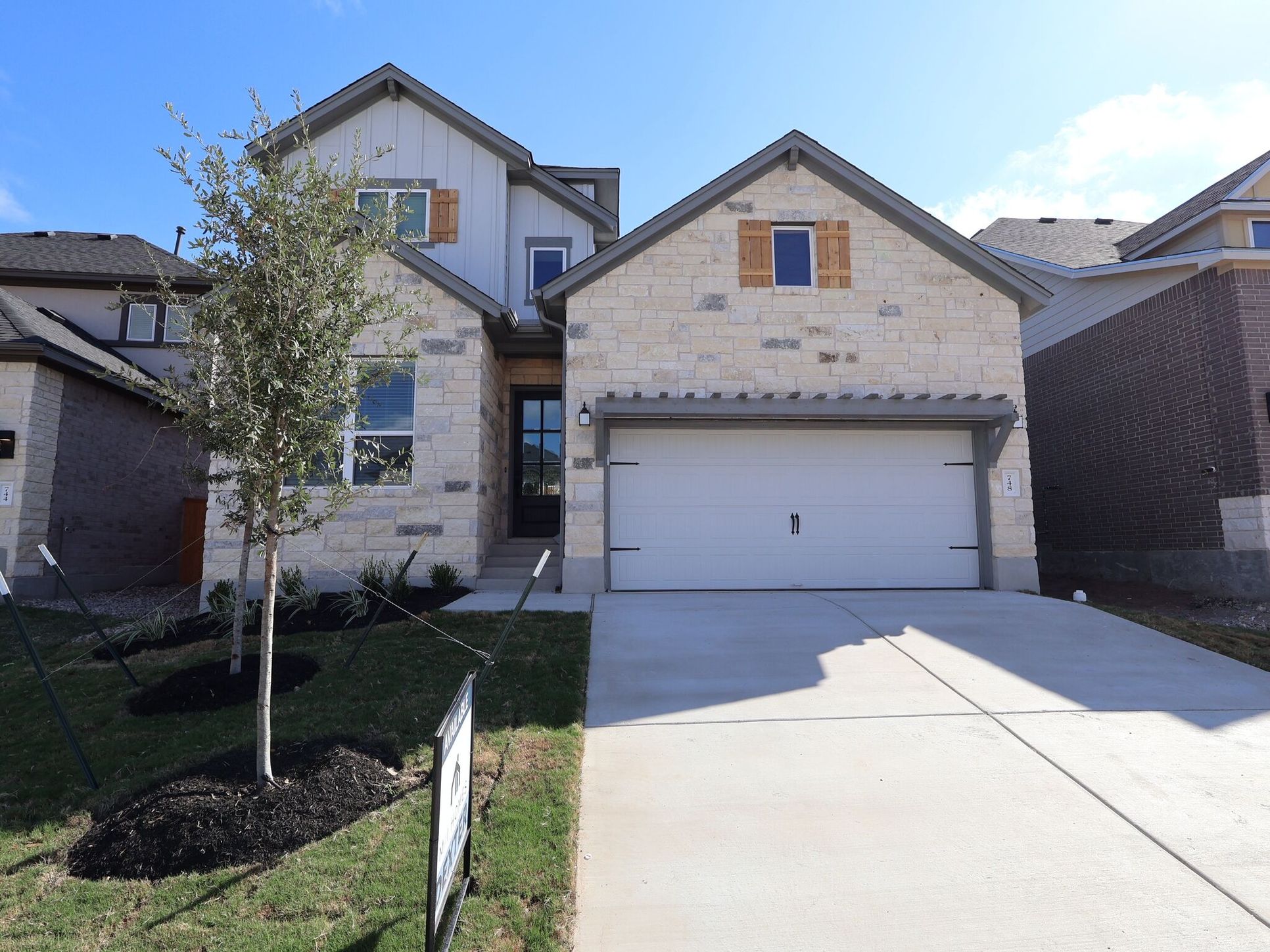 Front Exterior:Front Exterior