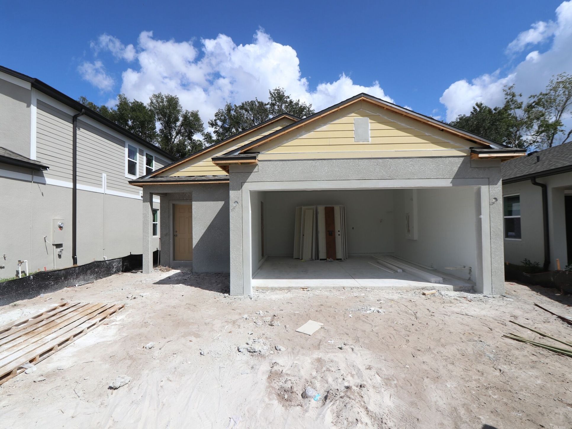 Front Exterior:Front Exterior