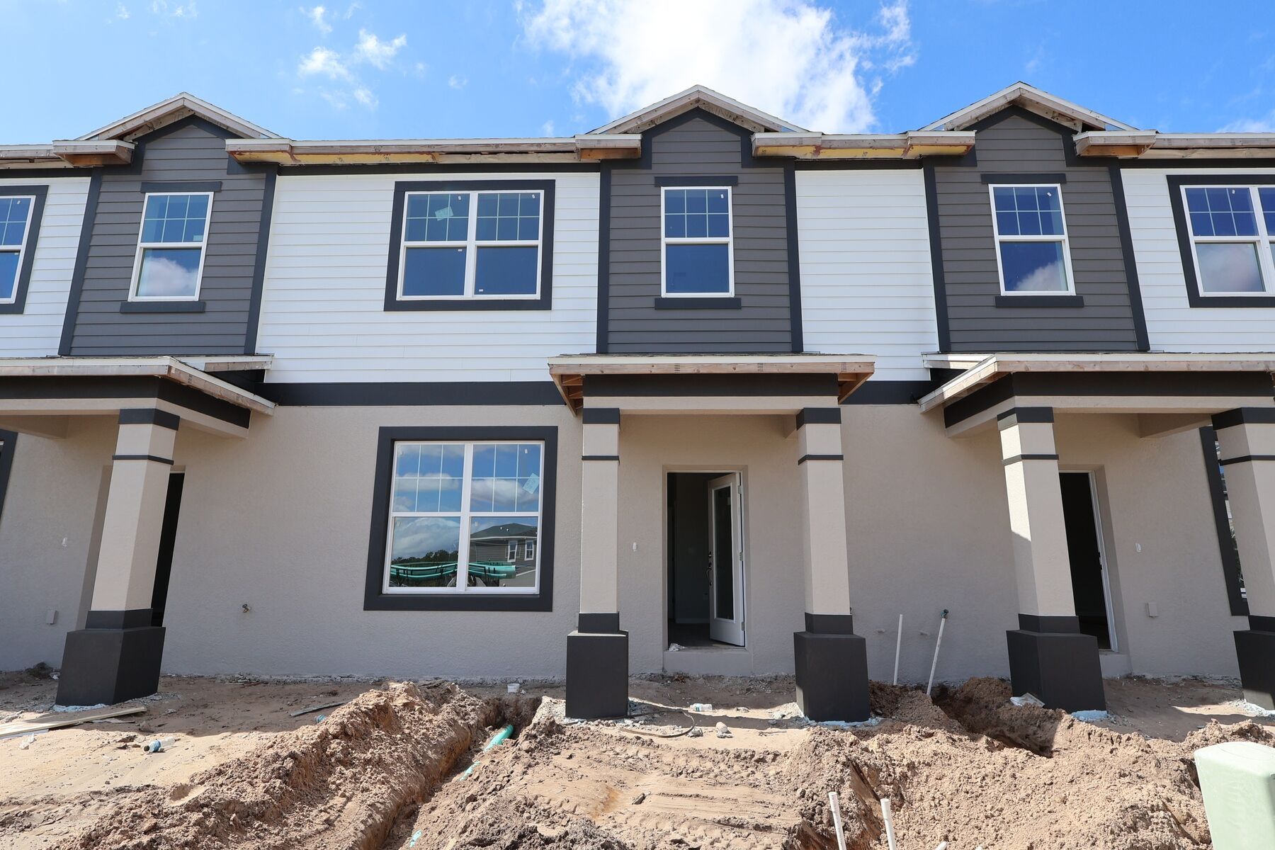 Front Exterior:Front Exterior