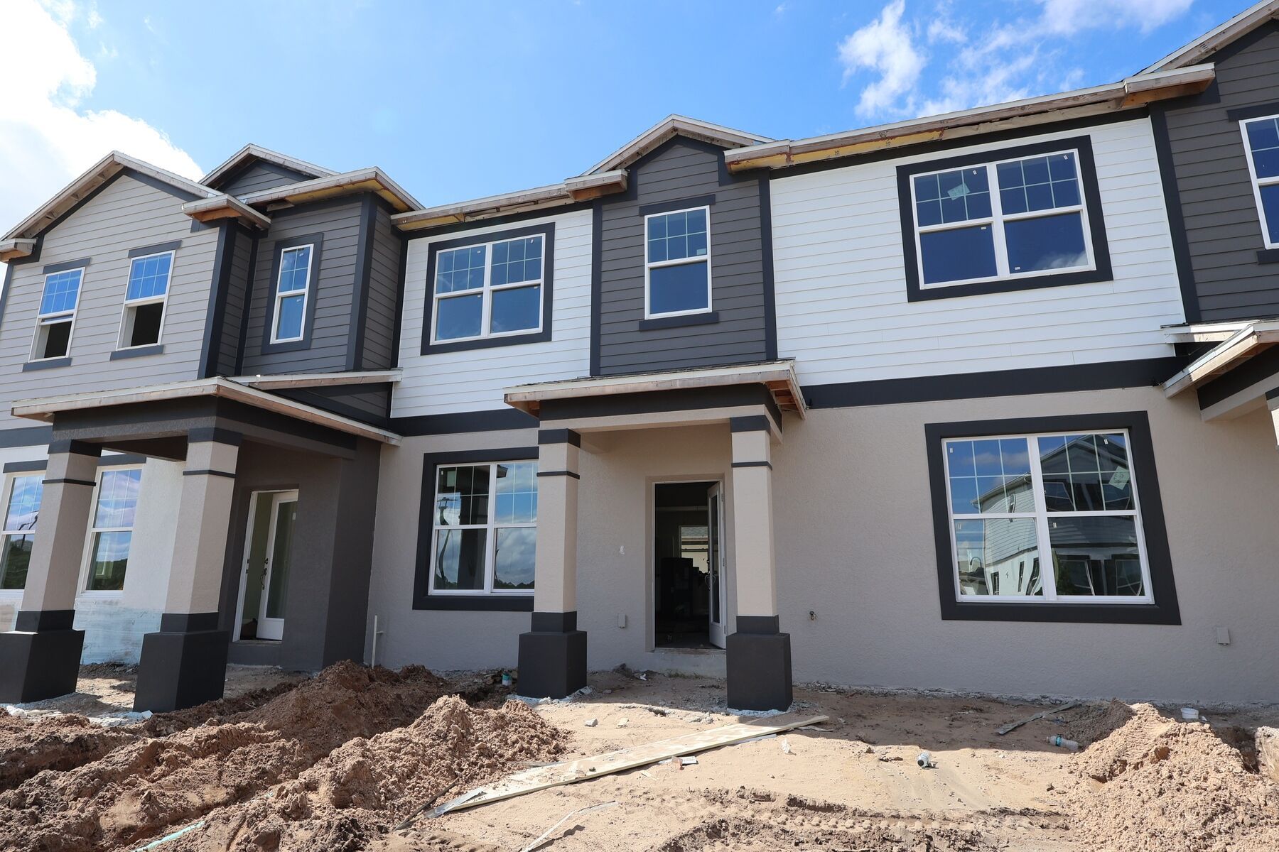 Front Exterior:Front Exterior