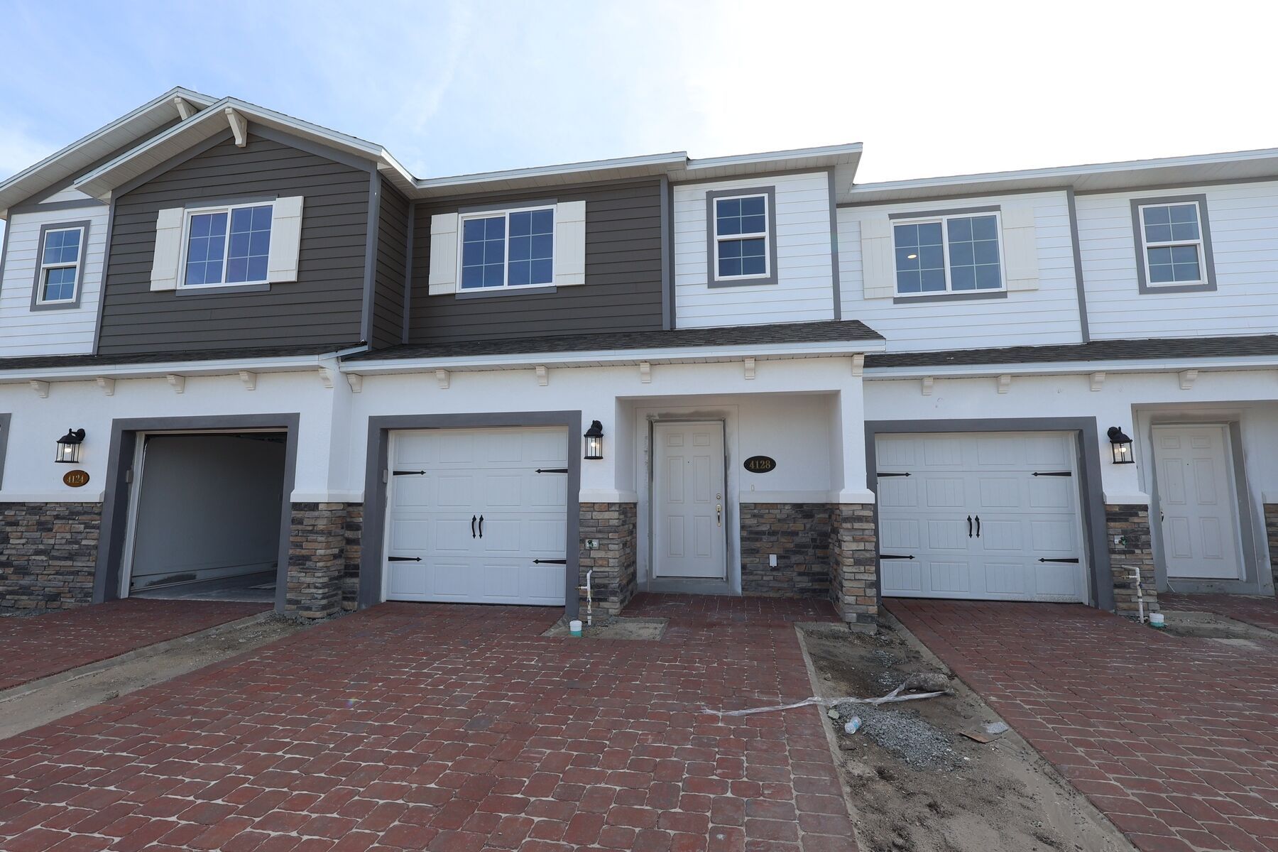 Front Exterior:Front Exterior