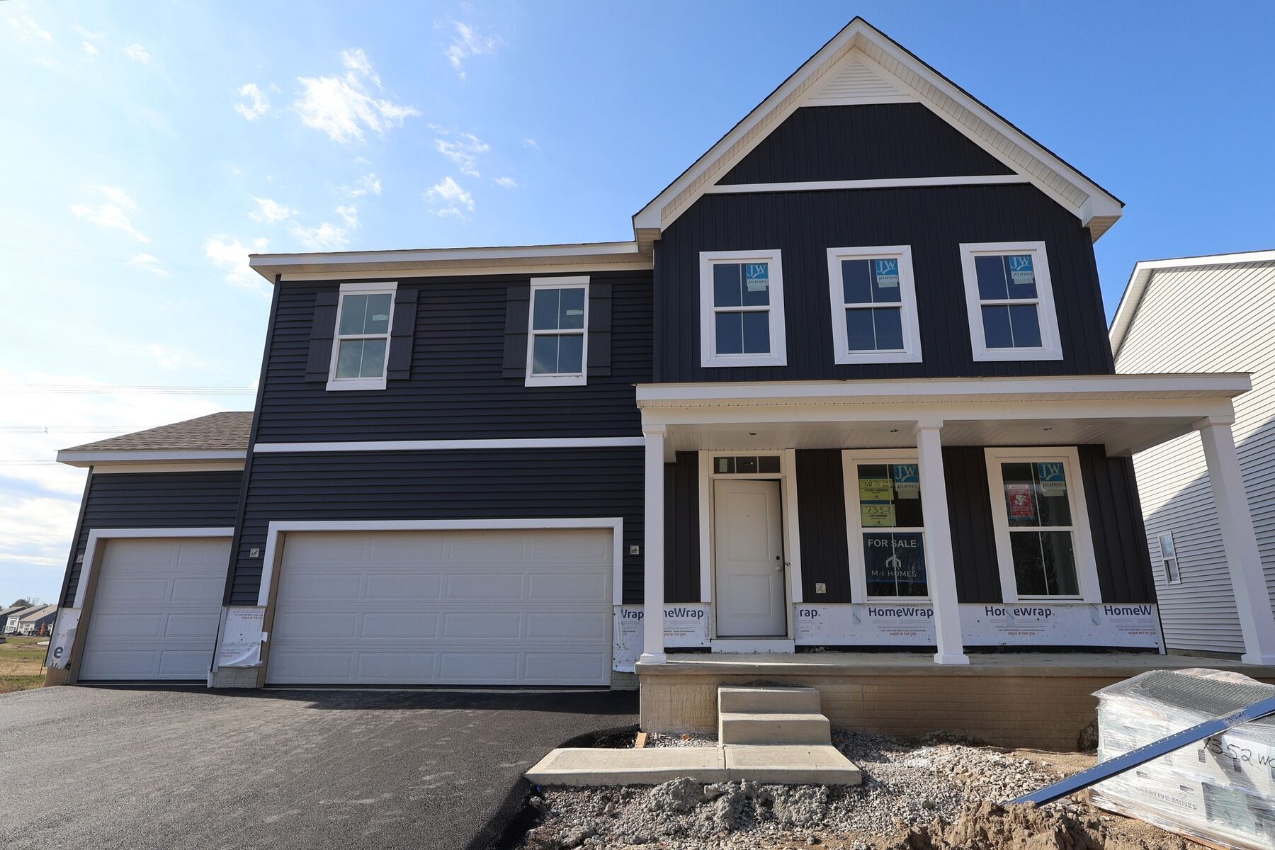 Front Exterior:Front Exterior