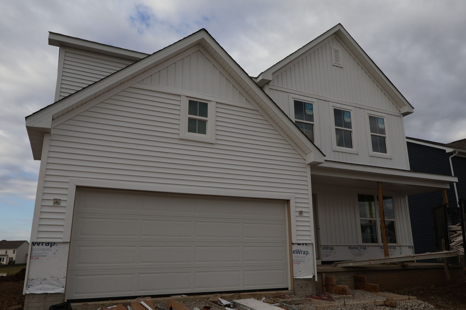 Side Exterior:Side Exterior