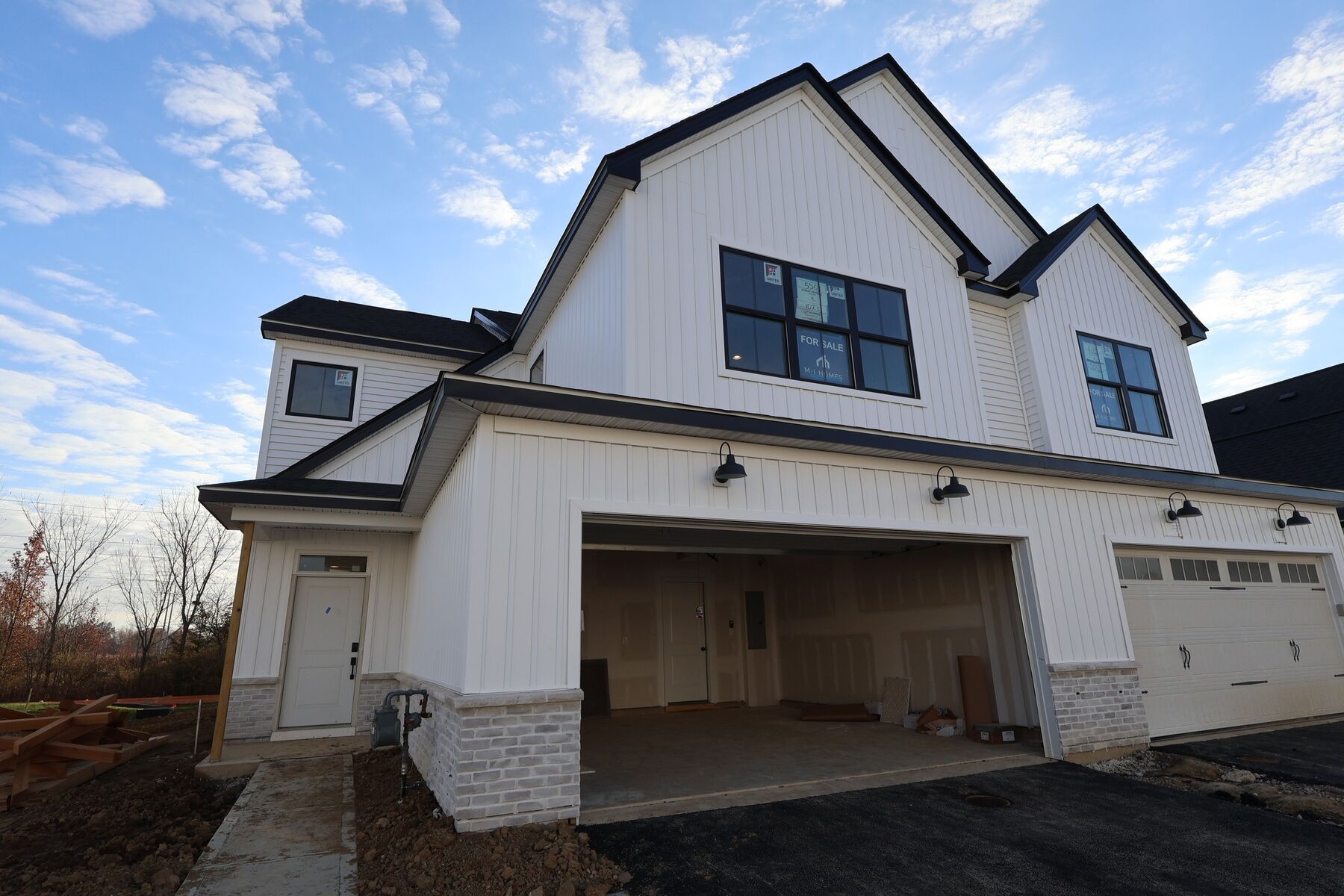 Side Exterior:Side Exterior