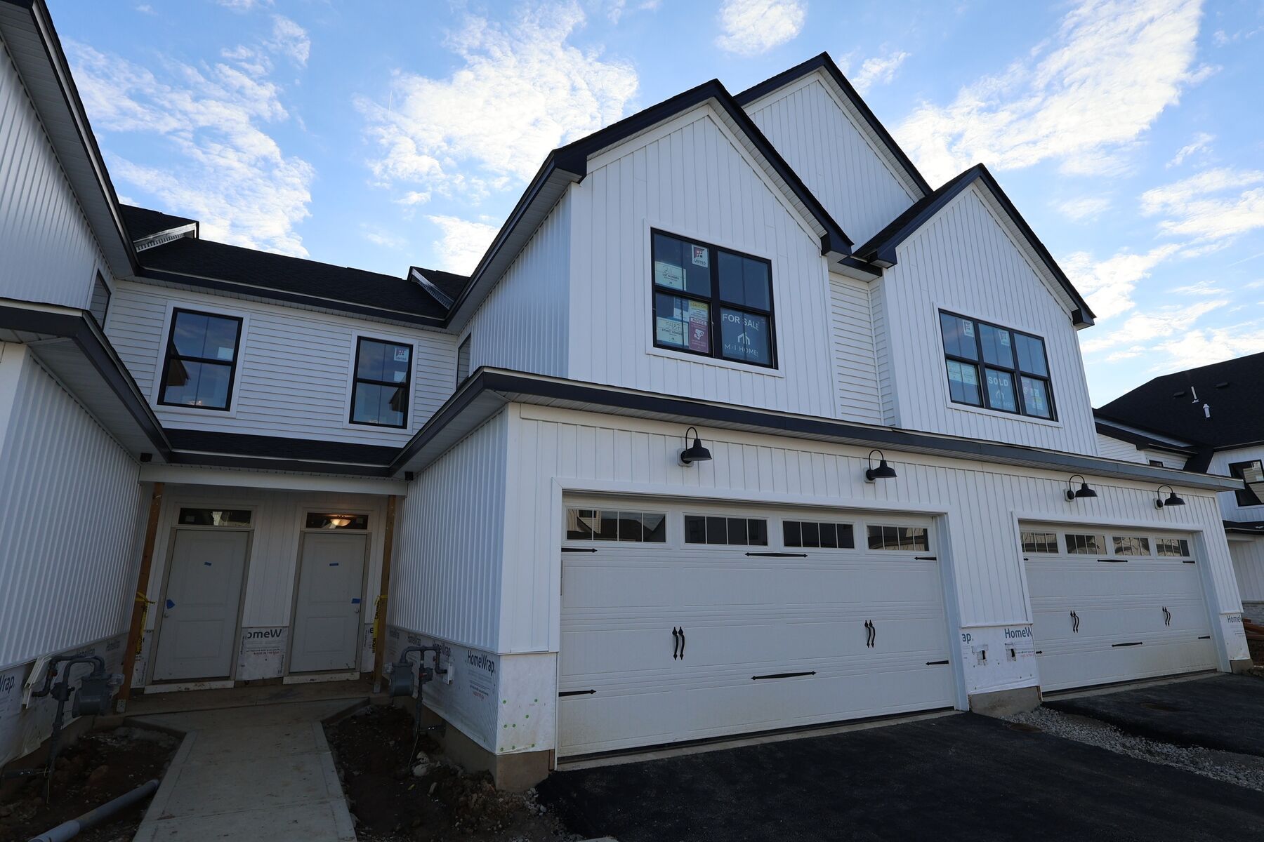 Side Exterior:Side Exterior