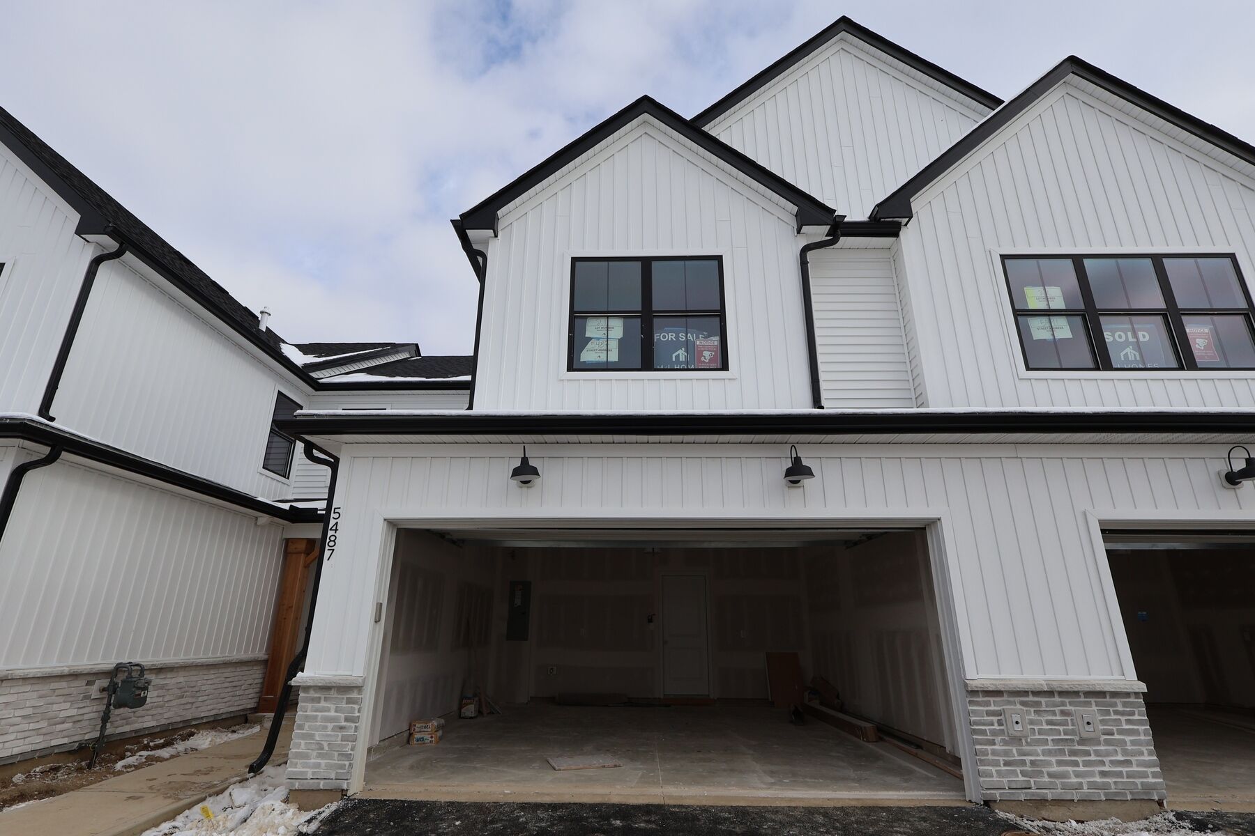 Front Exterior:Front Exterior