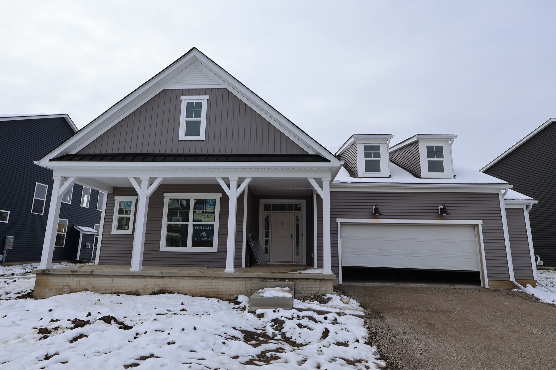 Front Exterior:Front Exterior