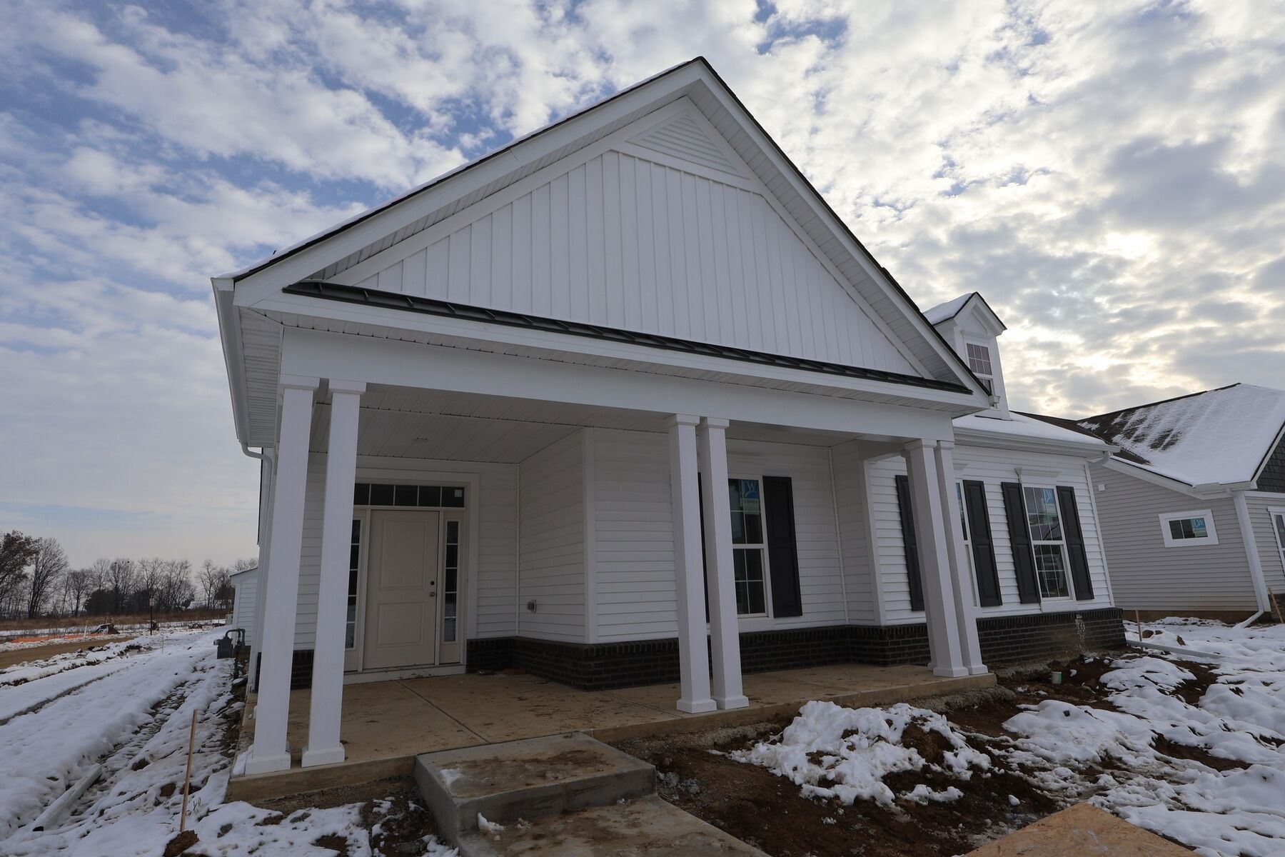 Side Exterior:Side Exterior