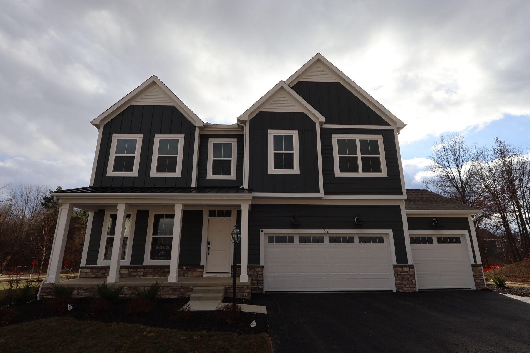 Front Exterior:Front Exterior