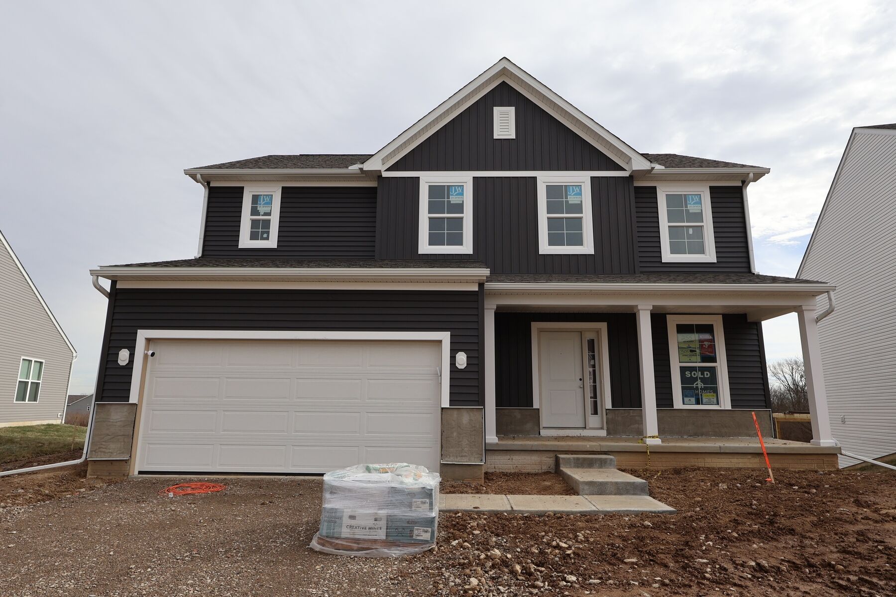 Front Exterior:Front Exterior