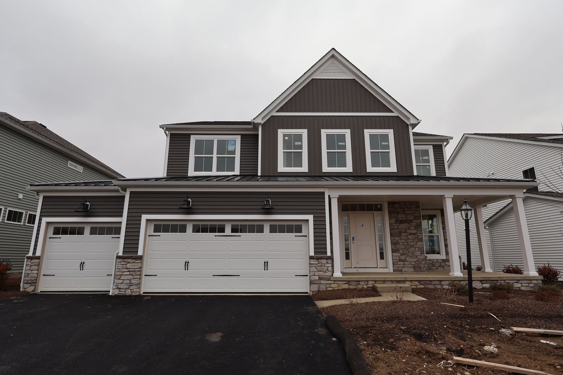 Front Exterior:Front Exterior