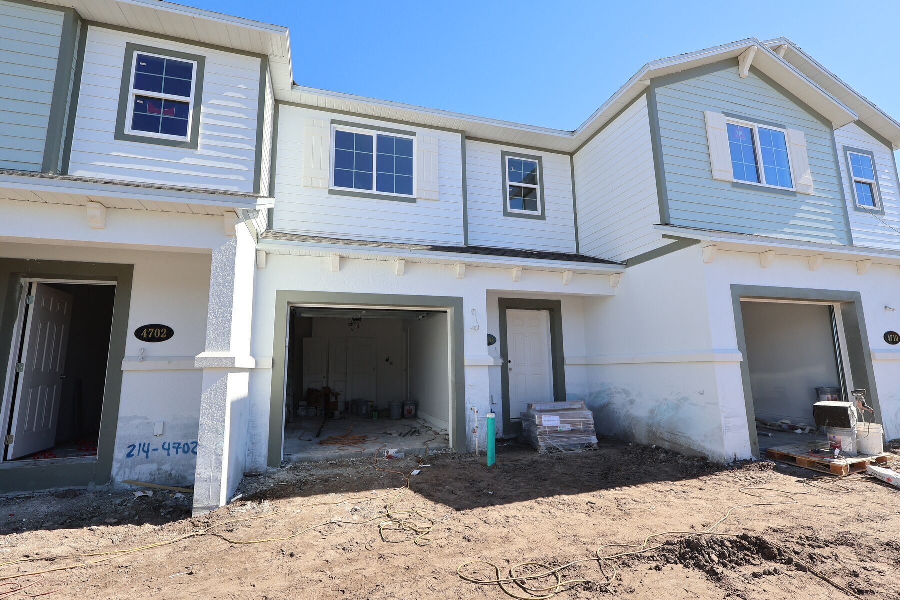 Front Exterior:Front Exterior