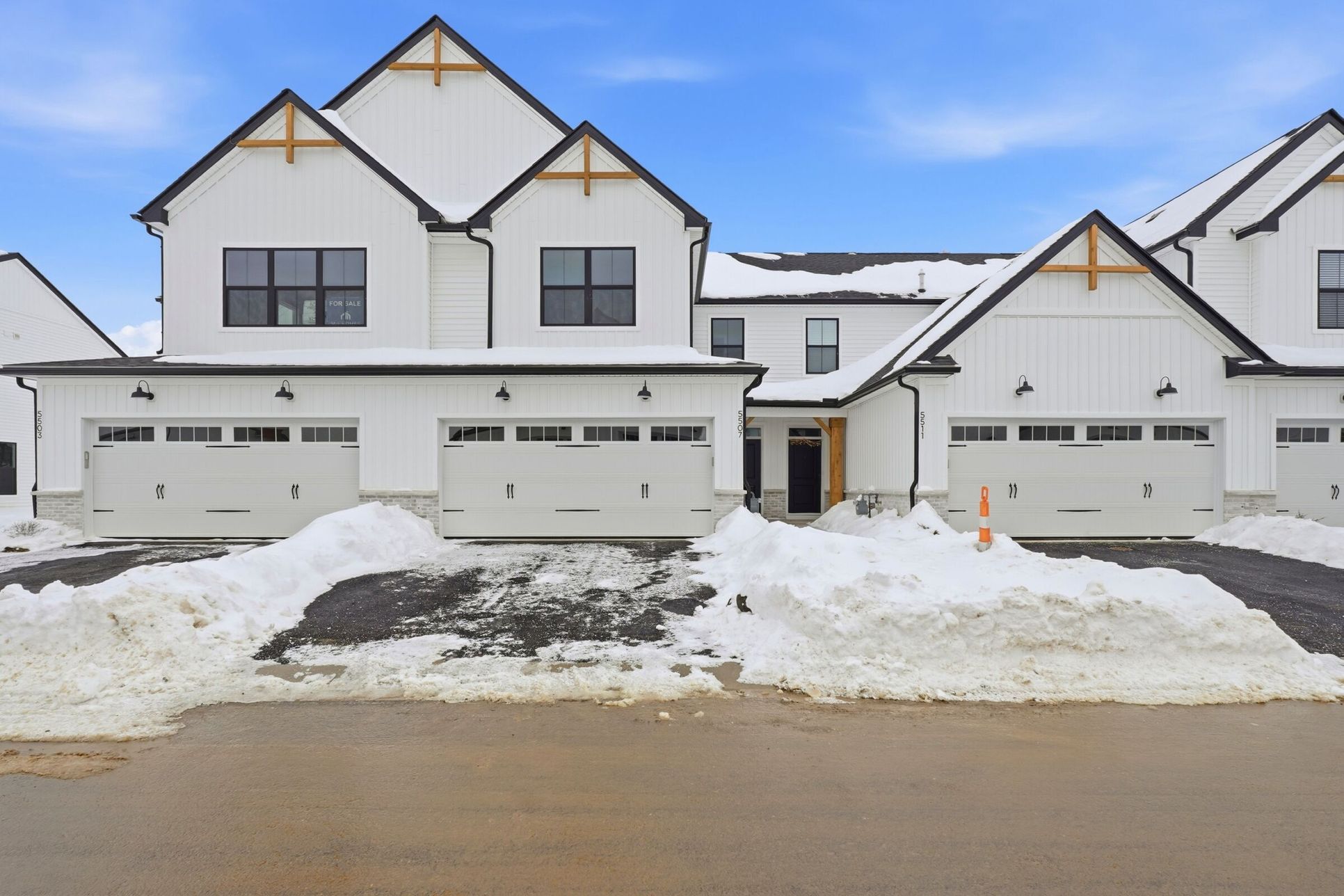 Front Exterior:Front Exterior