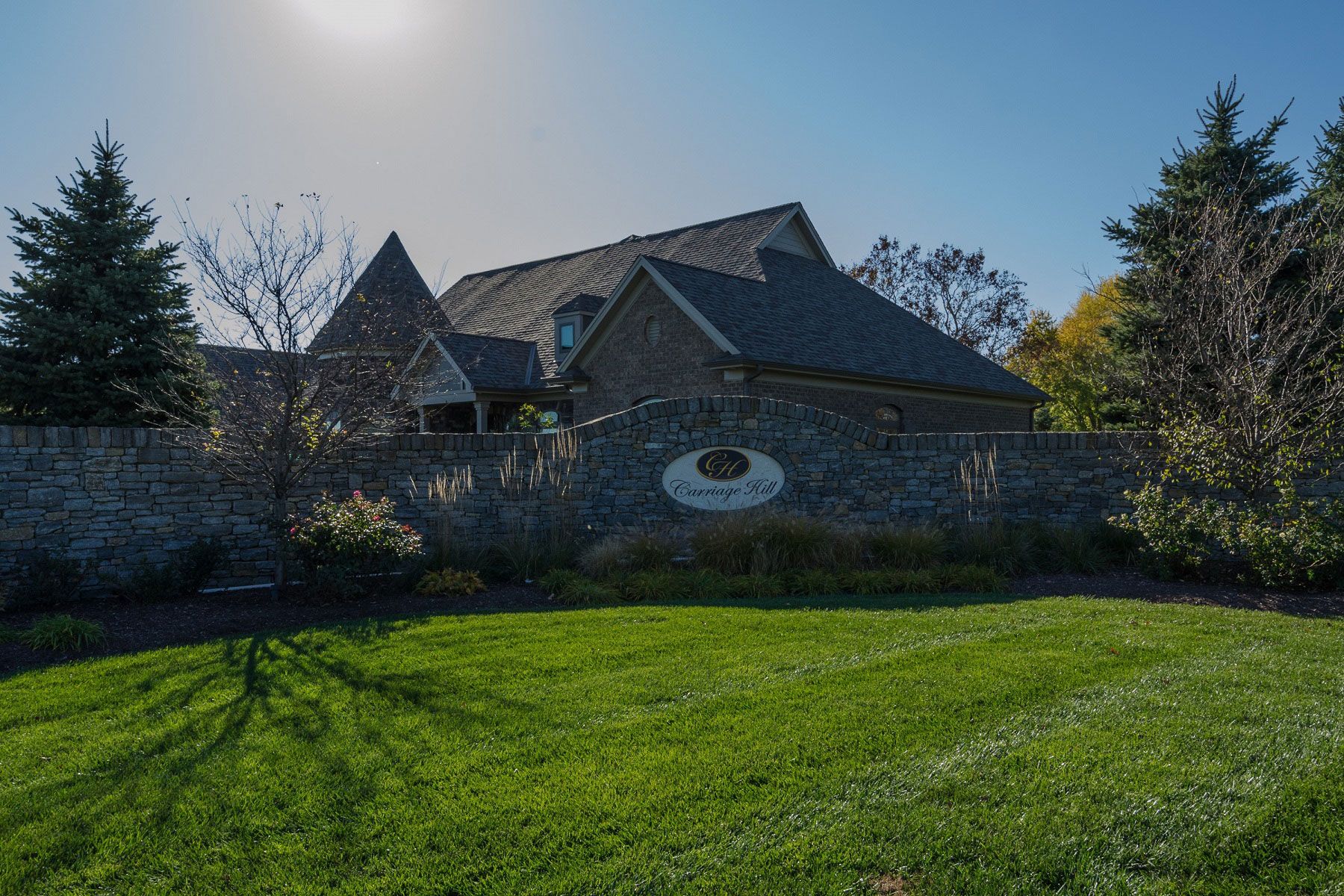 Carriage Hill Walnut Pointe Ridge Community Entrance