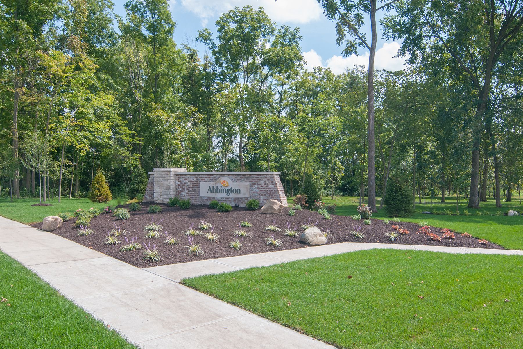 Crestmont at Abbington Entrance