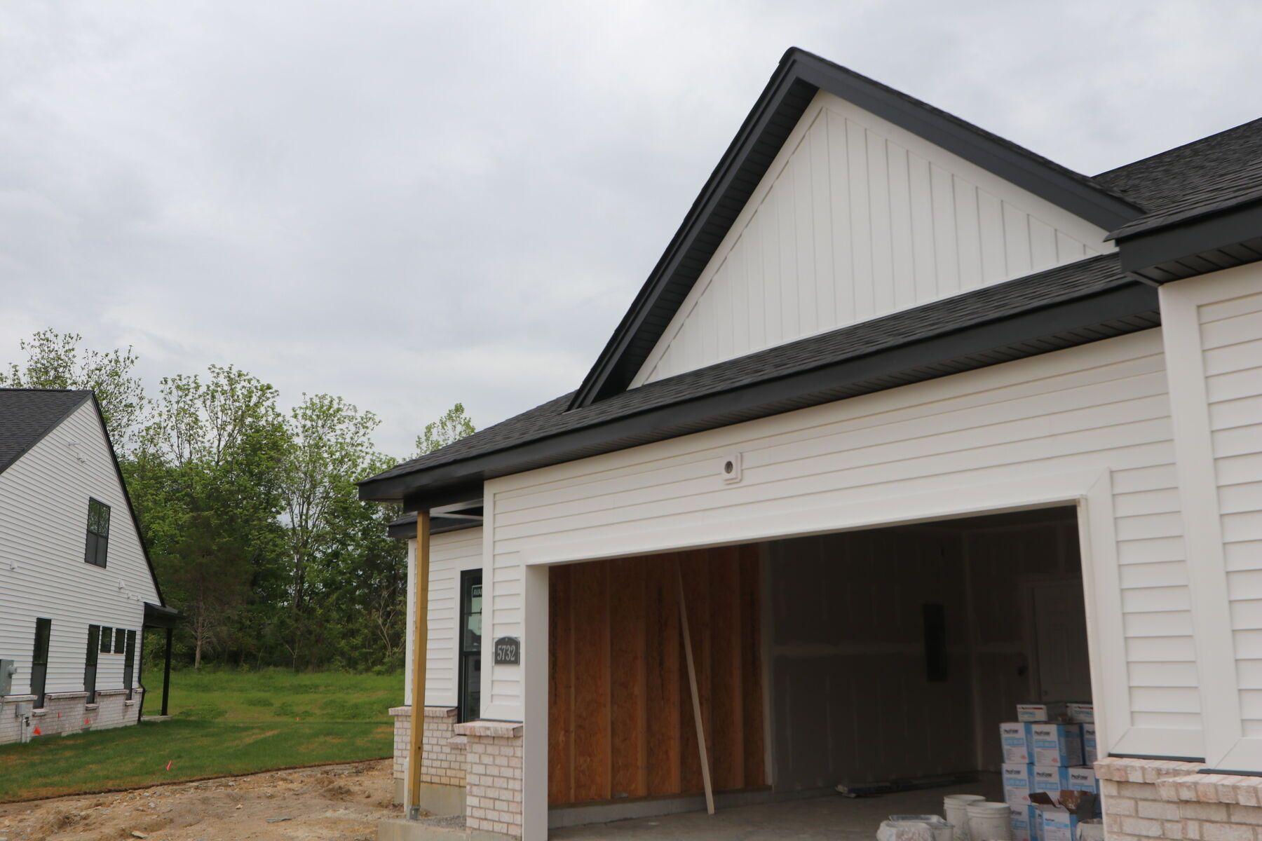 Side Exterior:Side Exterior