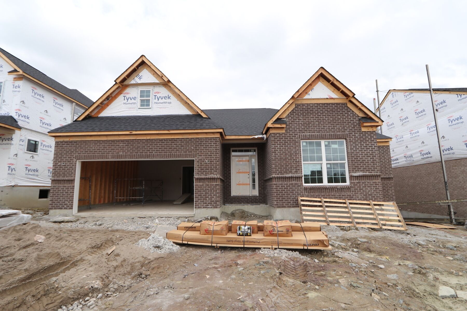 Front Exterior:Front Exterior