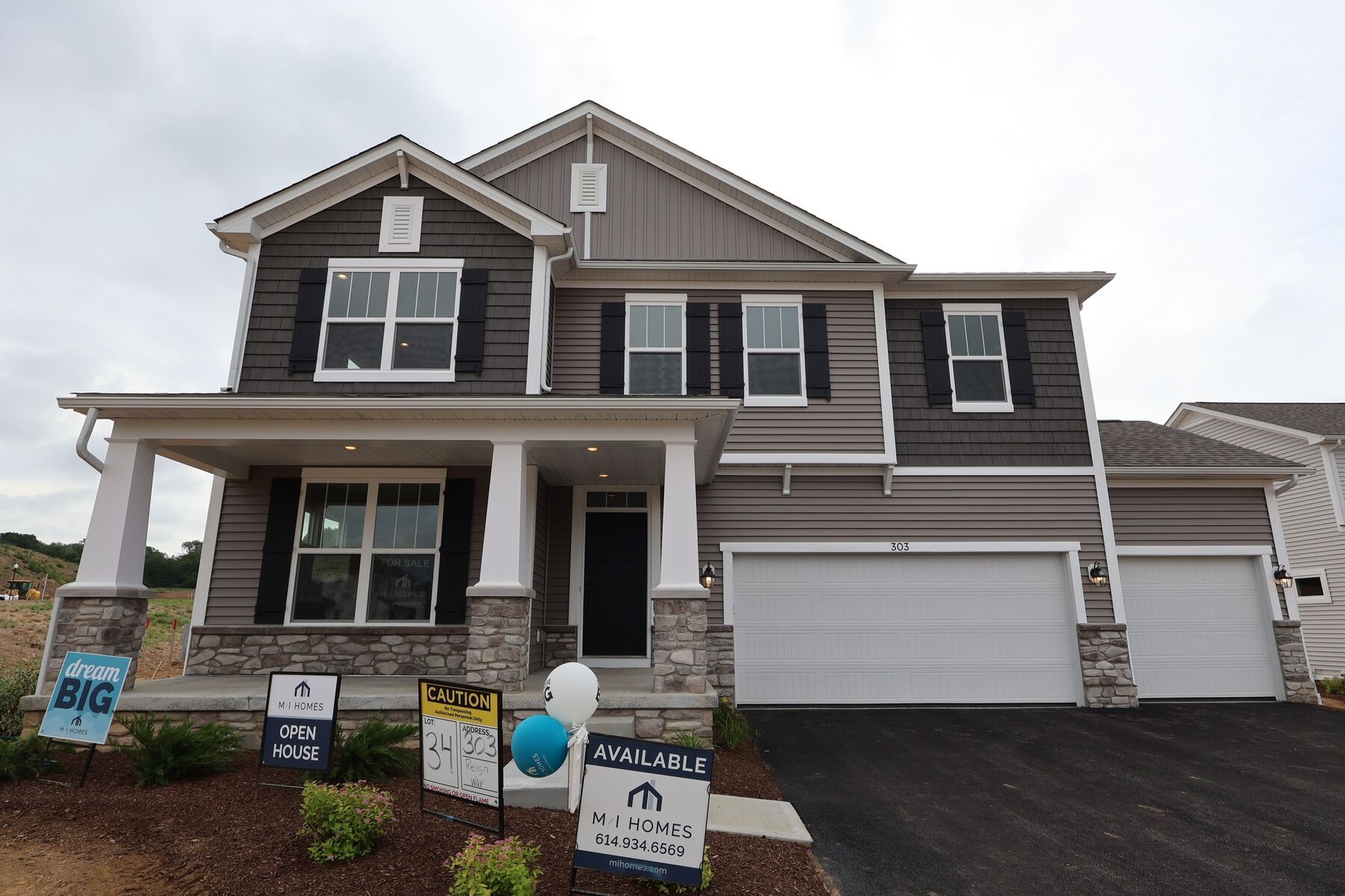 Front Exterior:Front Exterior