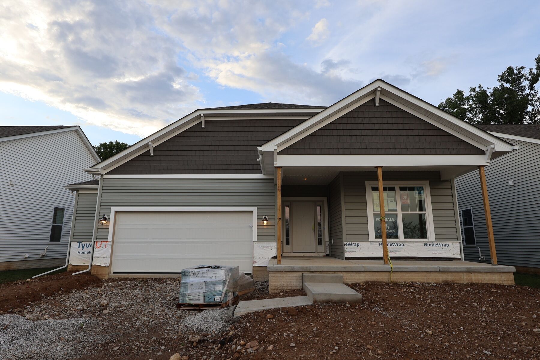 Front Exterior:Front Exterior