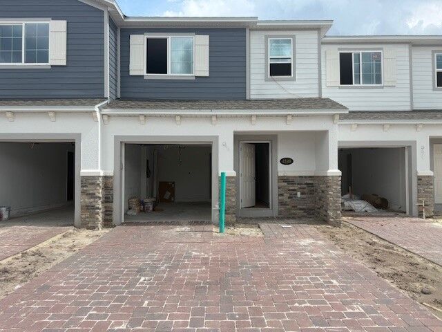 Front Exterior:Front Exterior