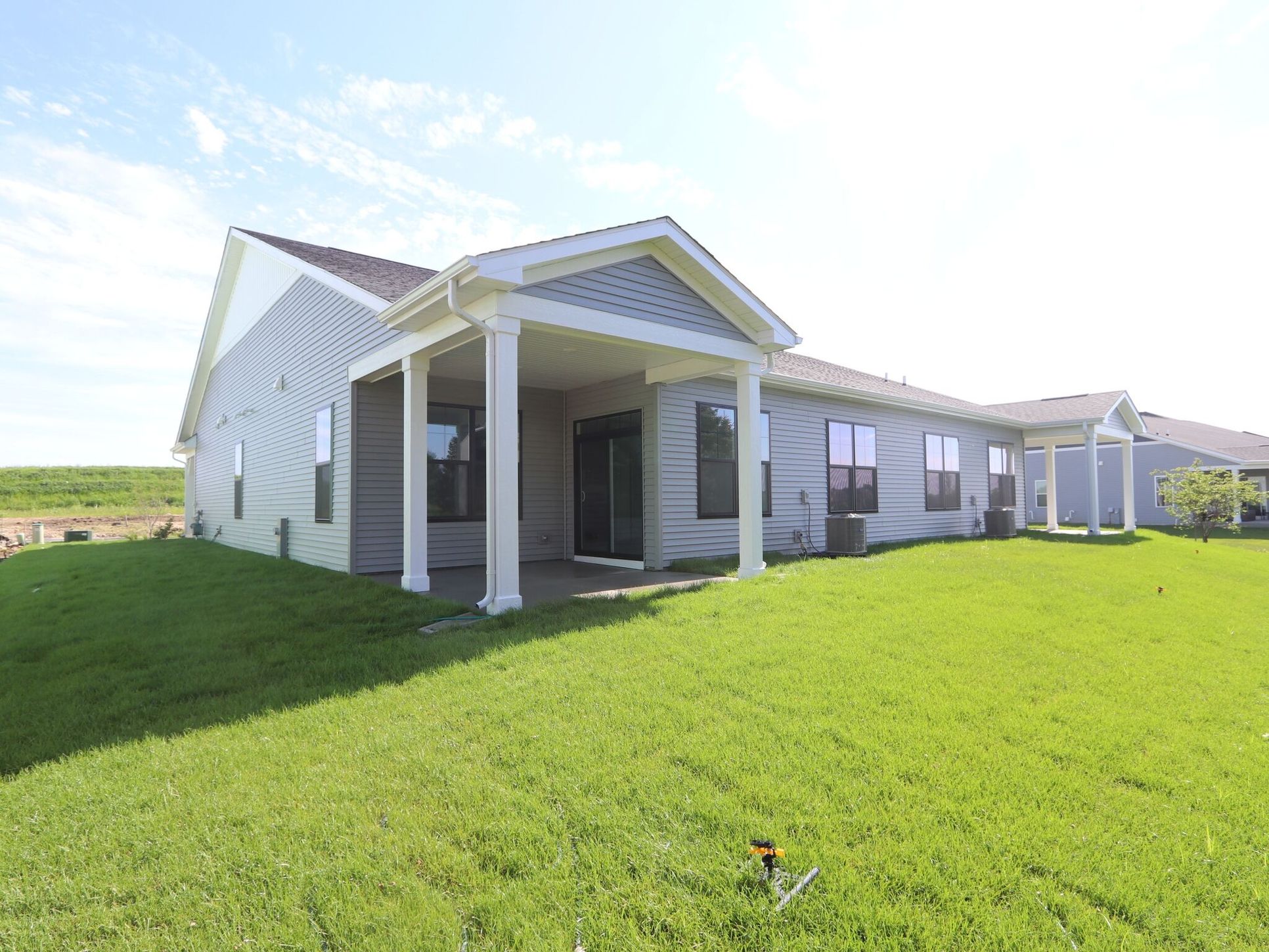 Side Exterior:Side Exterior