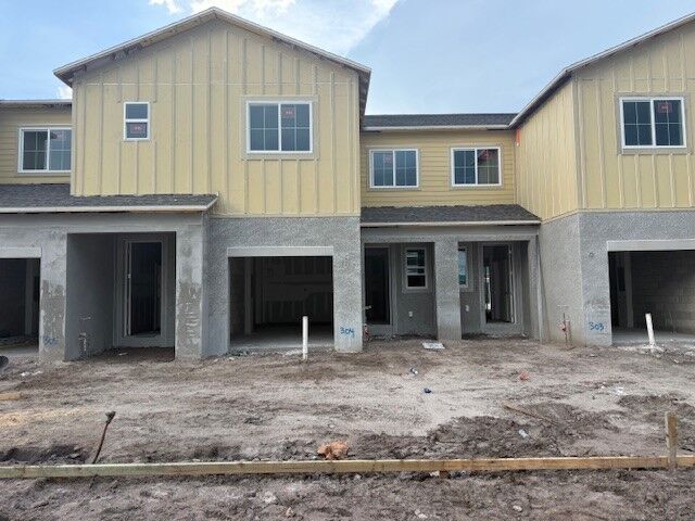 Front Exterior:Front Exterior