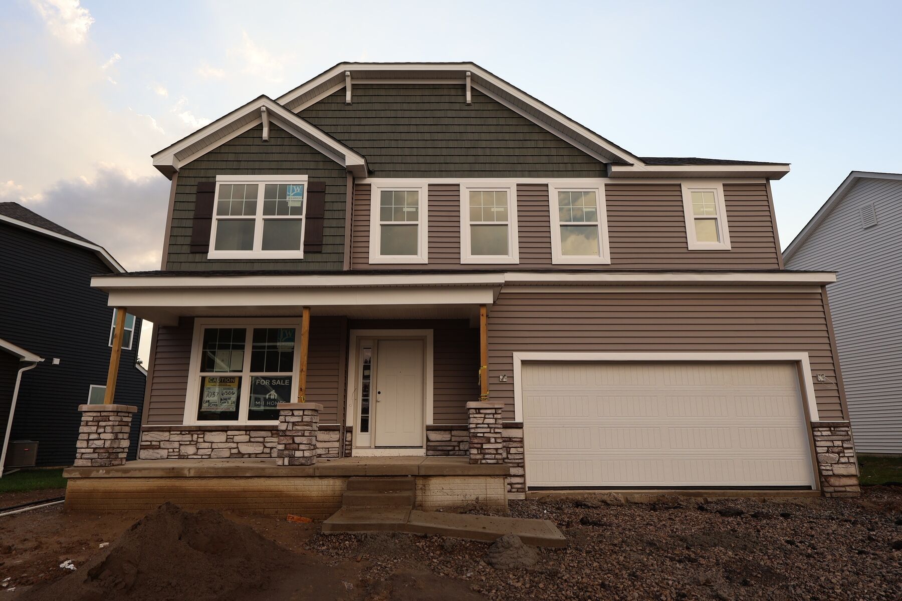 Front Exterior:Front Exterior