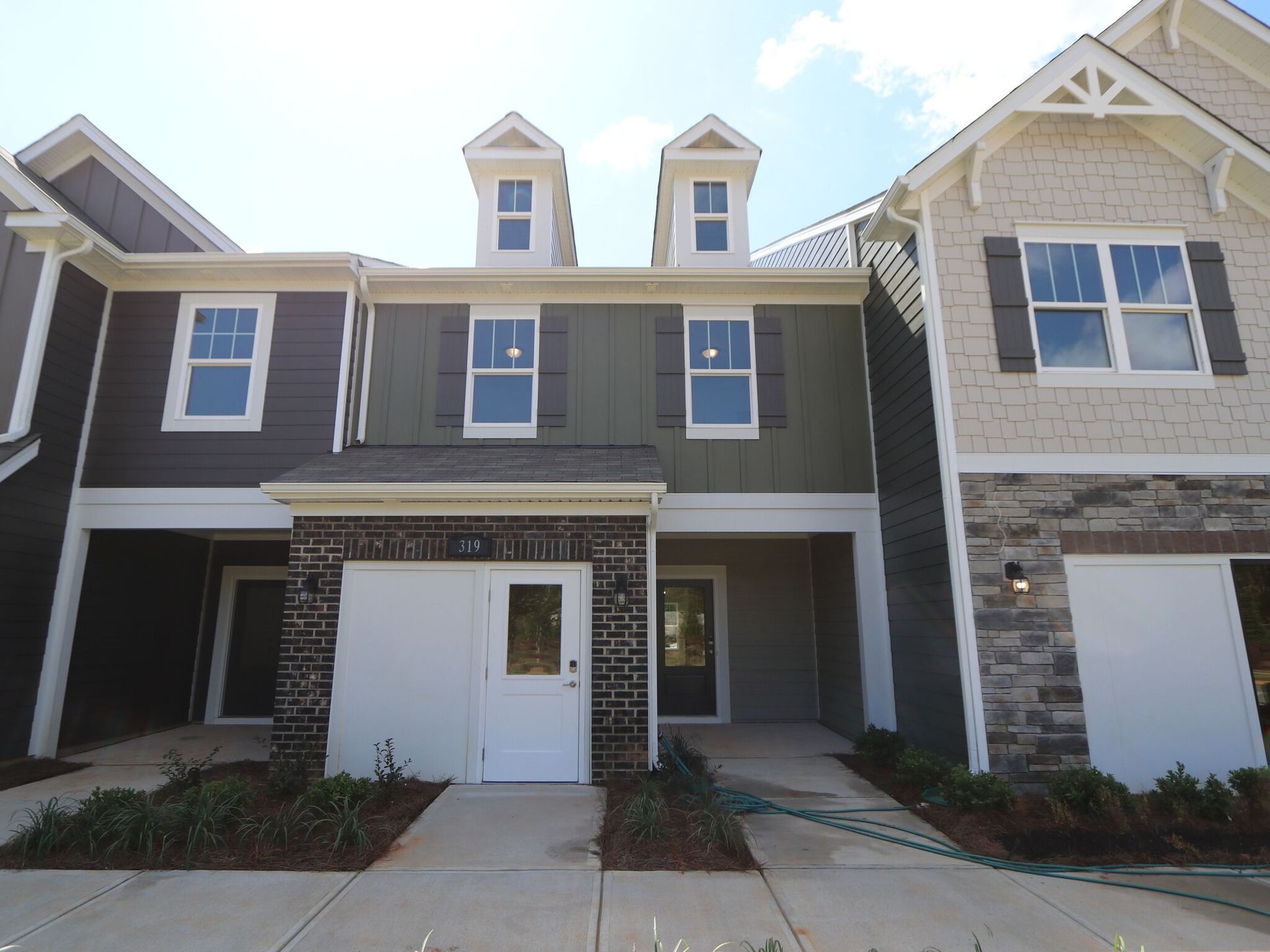 Front Exterior:Front Exterior