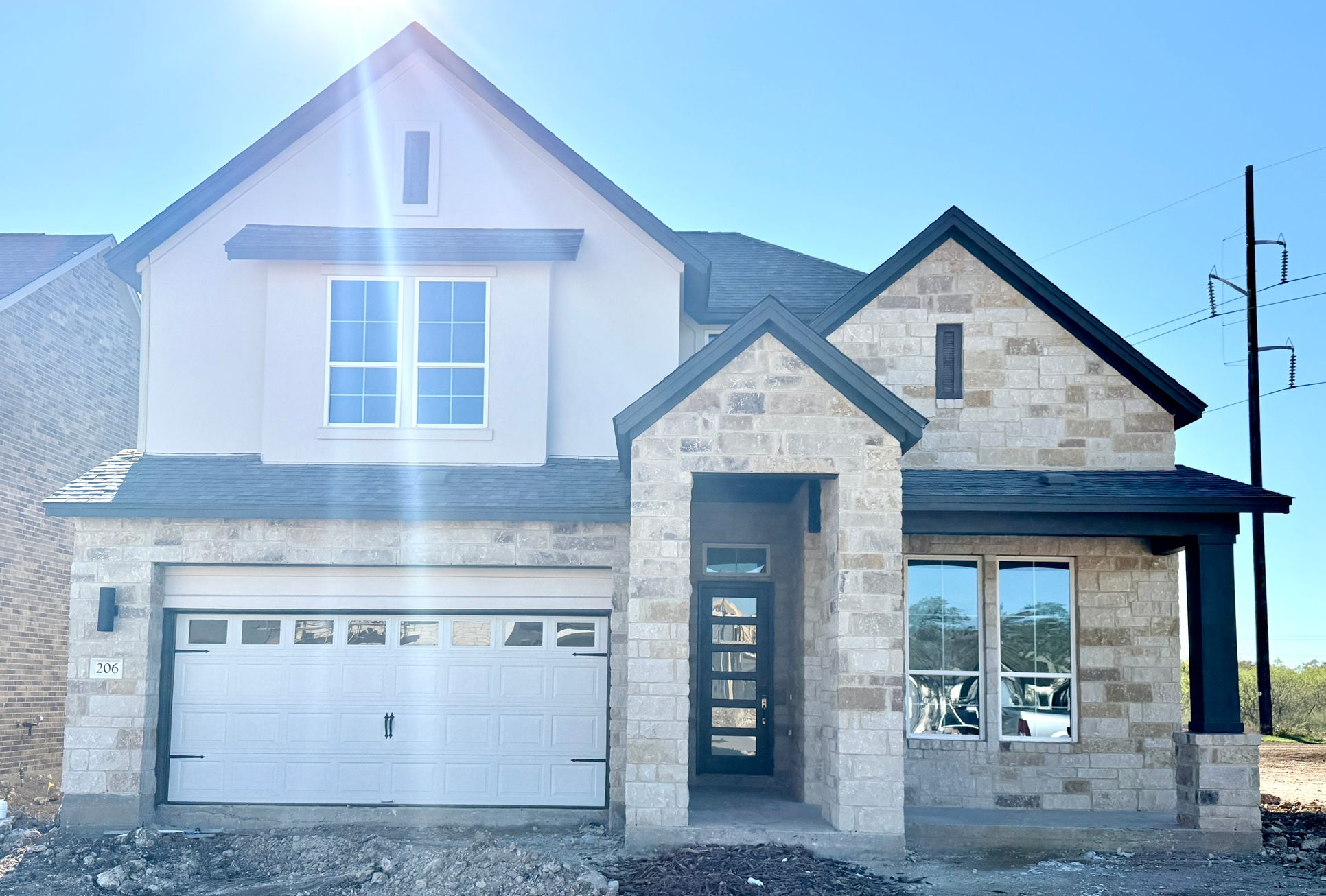 206 San SabaExterior Front