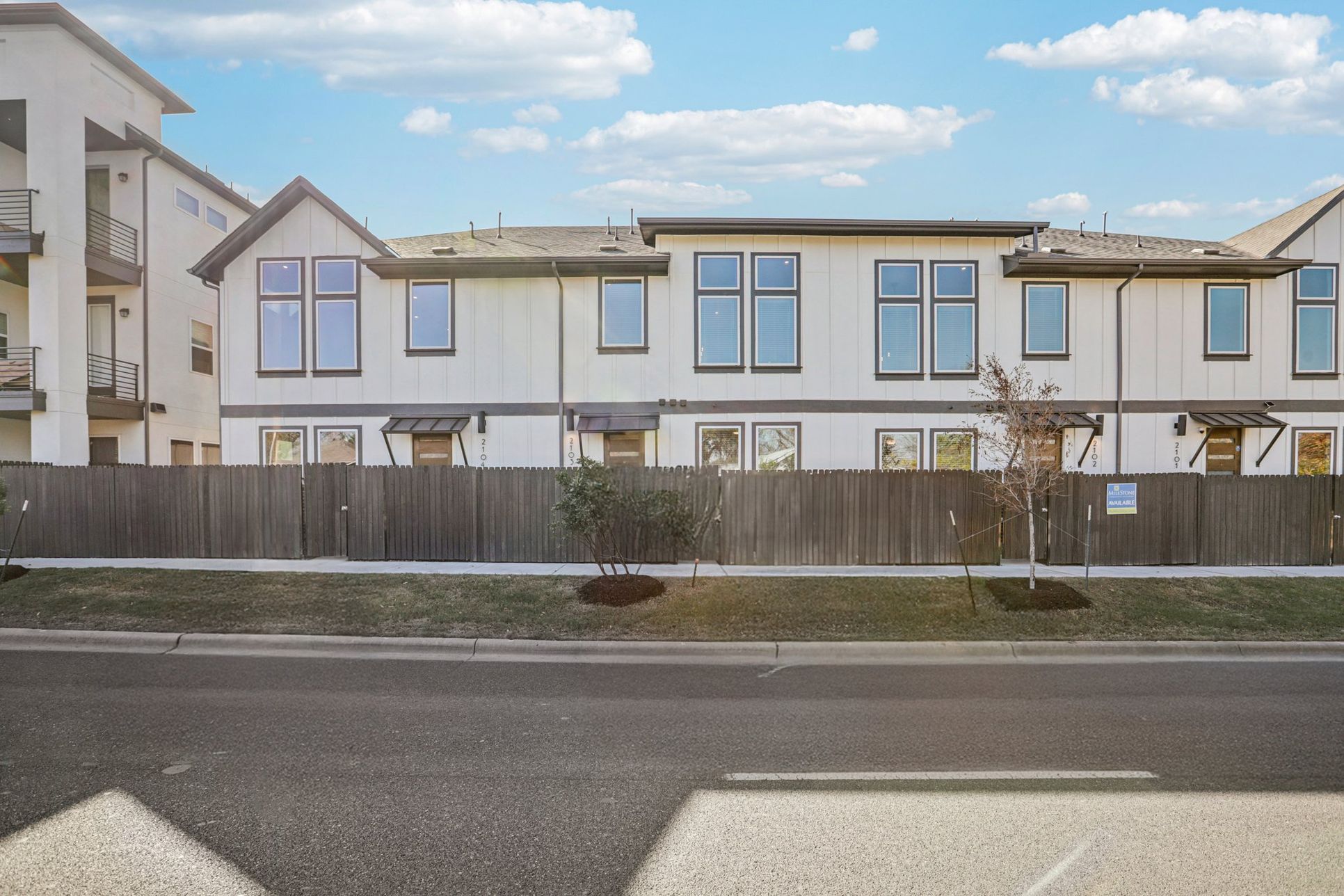 1 web or mls W 56th St 2103 S2012 001