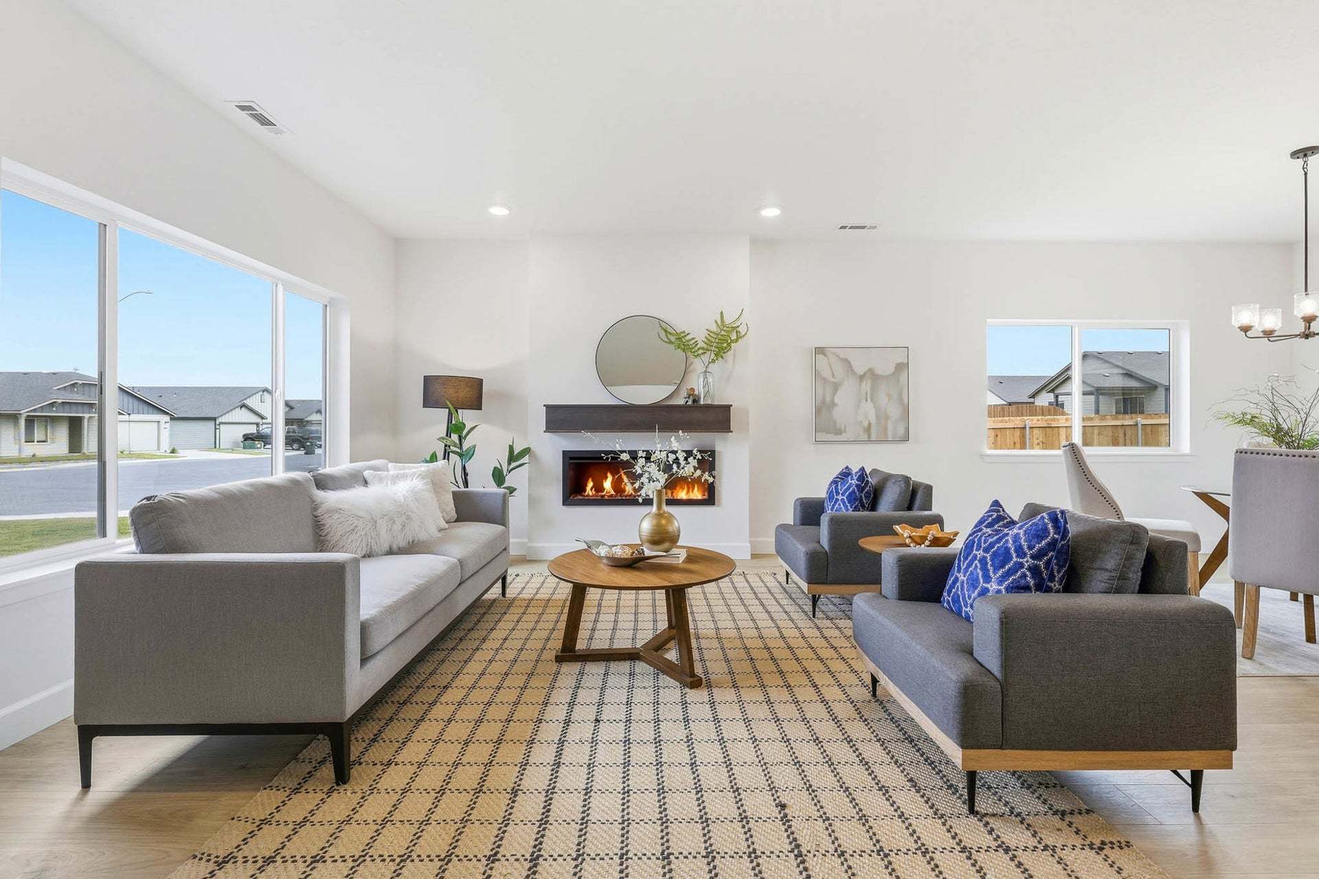 Metolius Living Room with Electric Fireplace and Wood Mantle