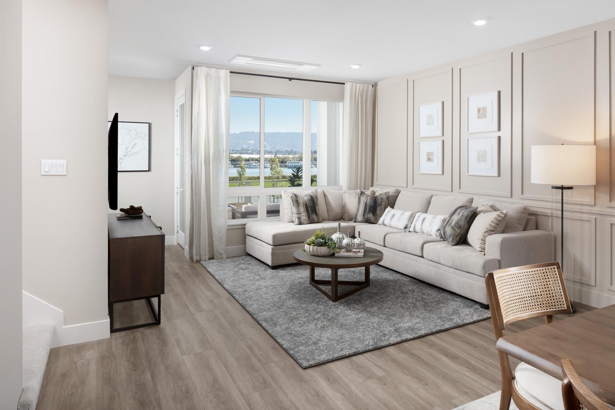 Waterside-Alameda-Marina-Plan-1-Great-Room-2000x1334-Risewell-Homes